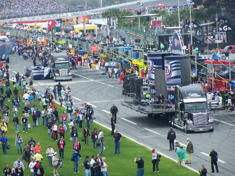 Kodak Z650 ZOOM DIGITAL CAMERA sample photo. Pitlane before the daytona 500 photography