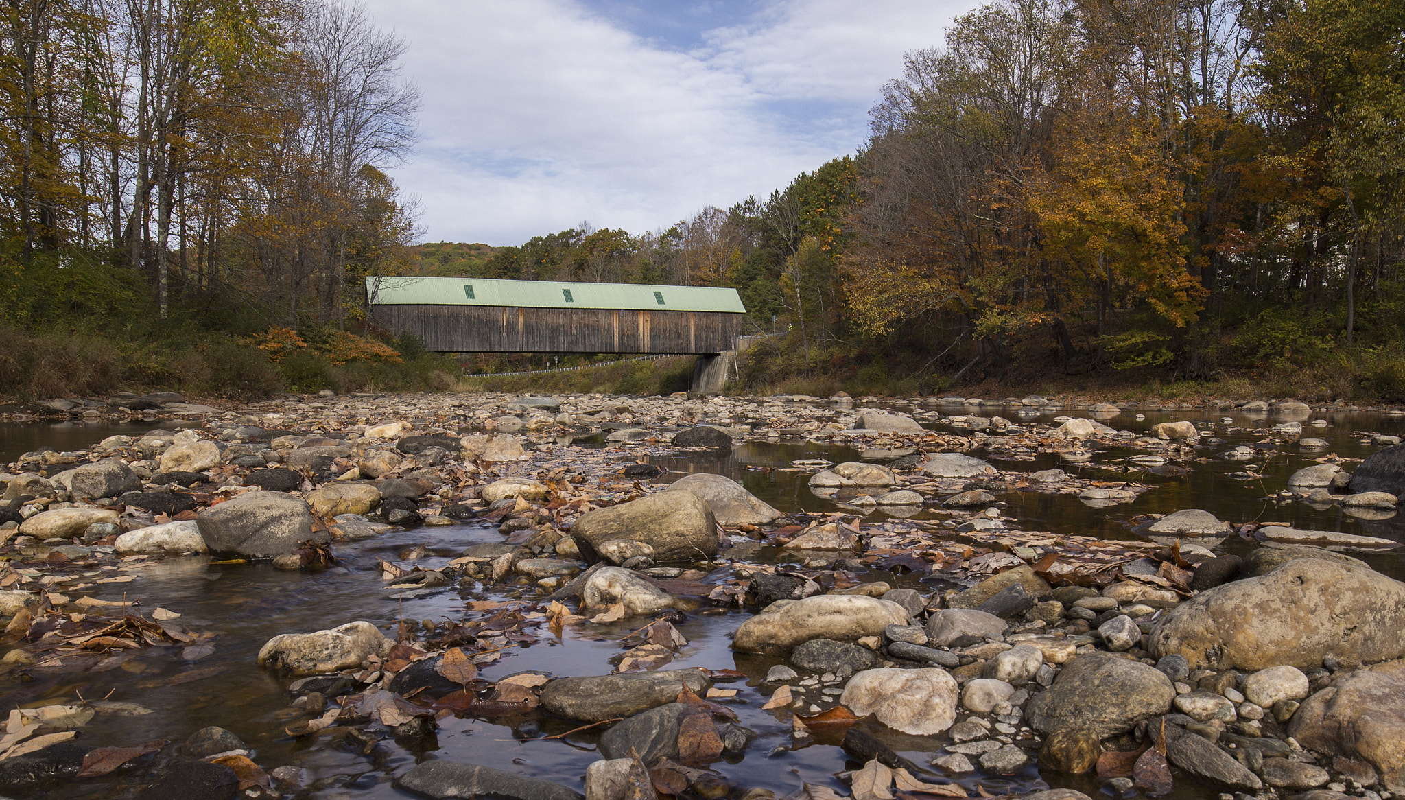 Canon EF 16-35mm F4L IS USM sample photo. Lincoln bridge, woodstock photography