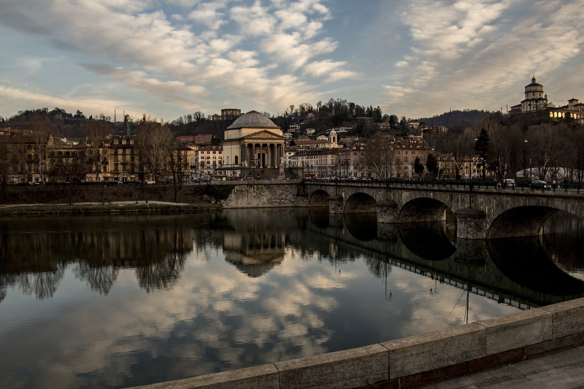 Canon EOS 650D (EOS Rebel T4i / EOS Kiss X6i) sample photo. Turin reflection photography