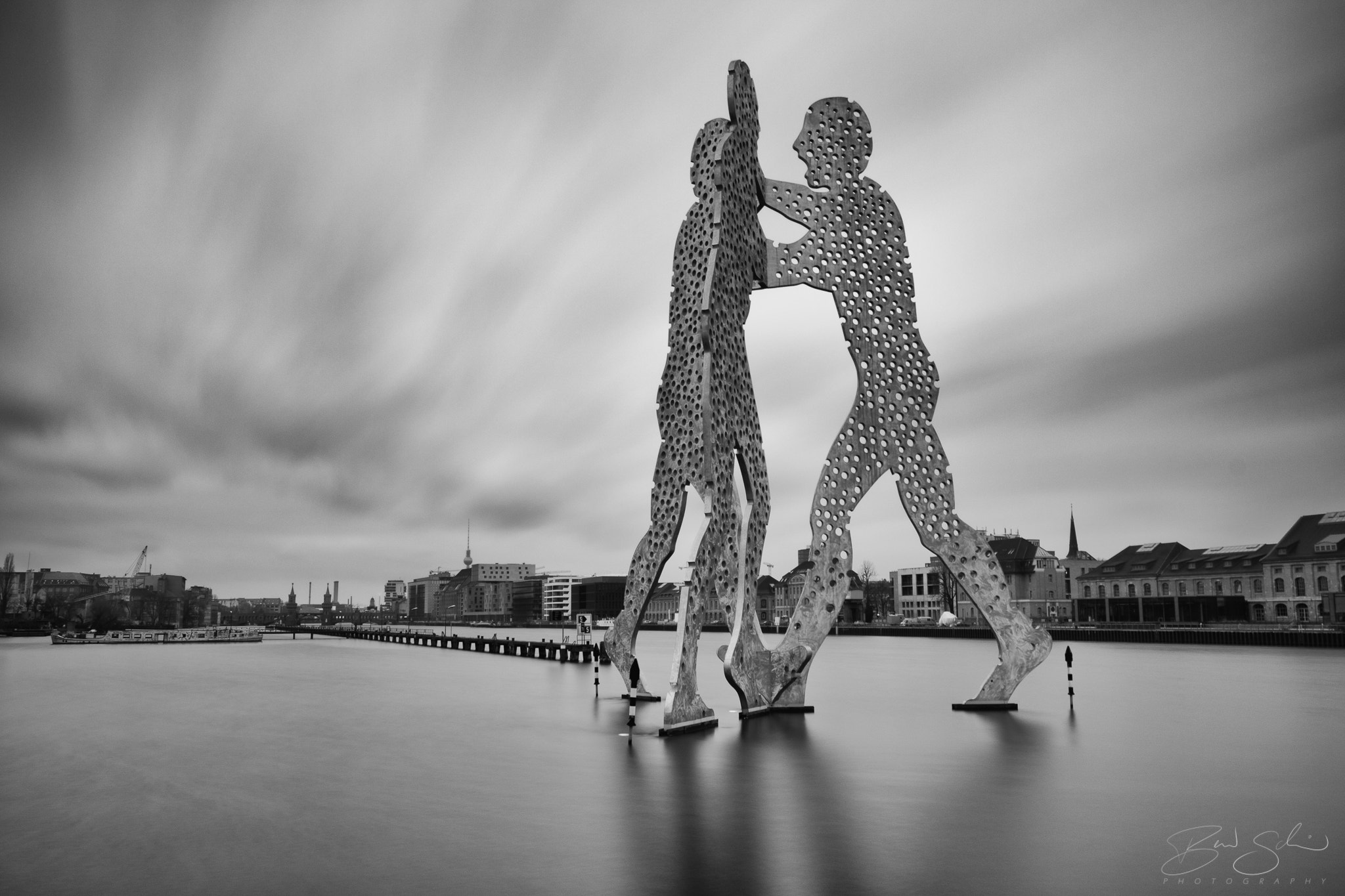 Canon EF 300mm f/2.8L sample photo. Molecule man berlin photography