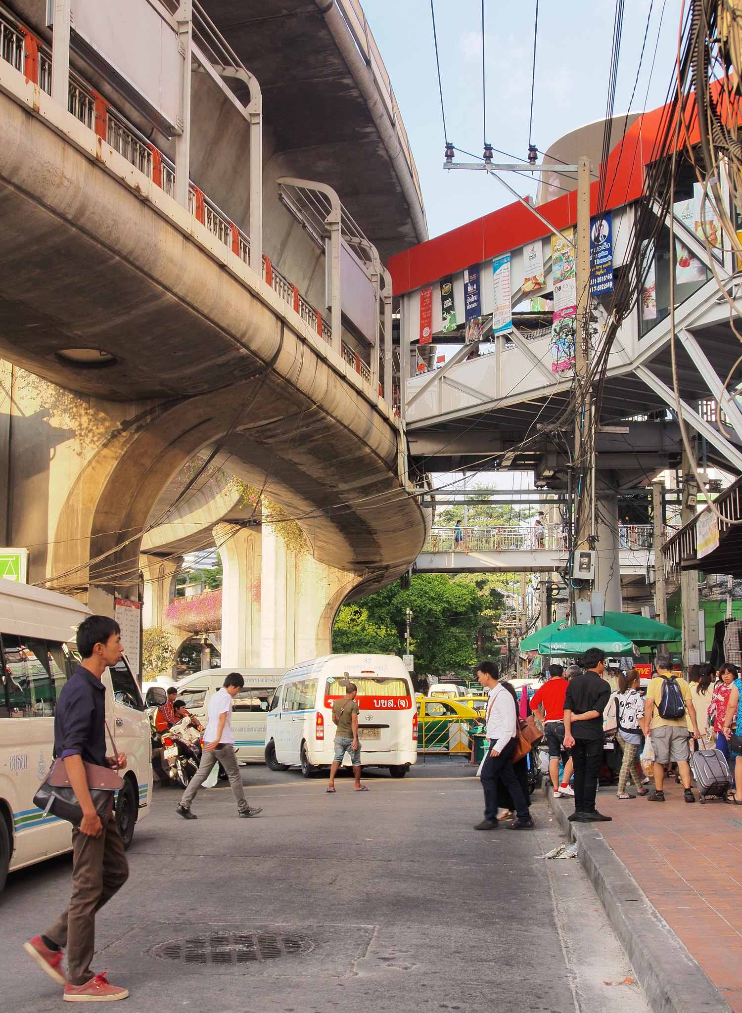 Olympus OM-D E-M5 sample photo. Bangkok monorail photography