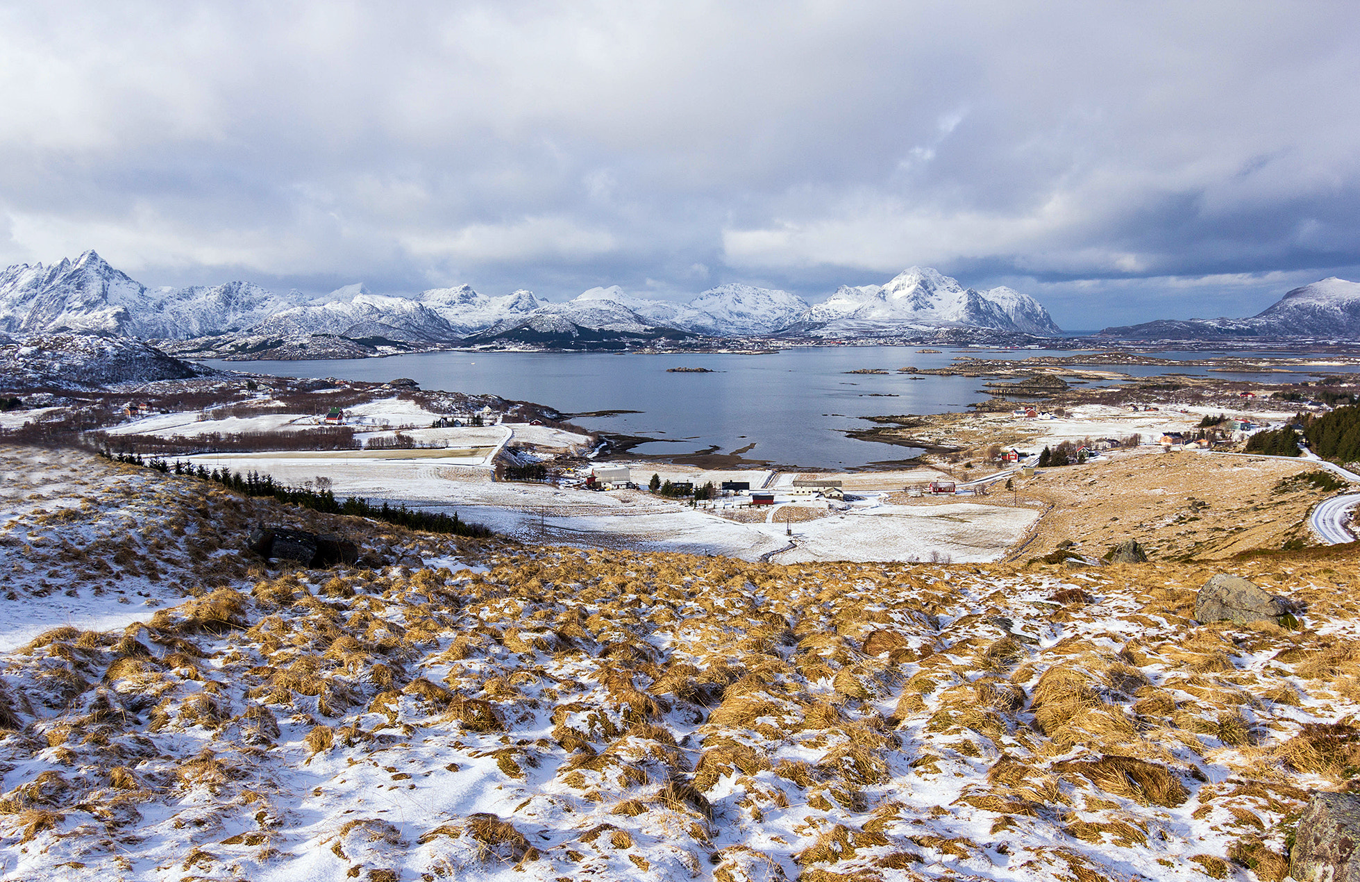 Canon EOS 60D + Tokina AT-X Pro 11-16mm F2.8 DX sample photo. Morning at the lofoten photography