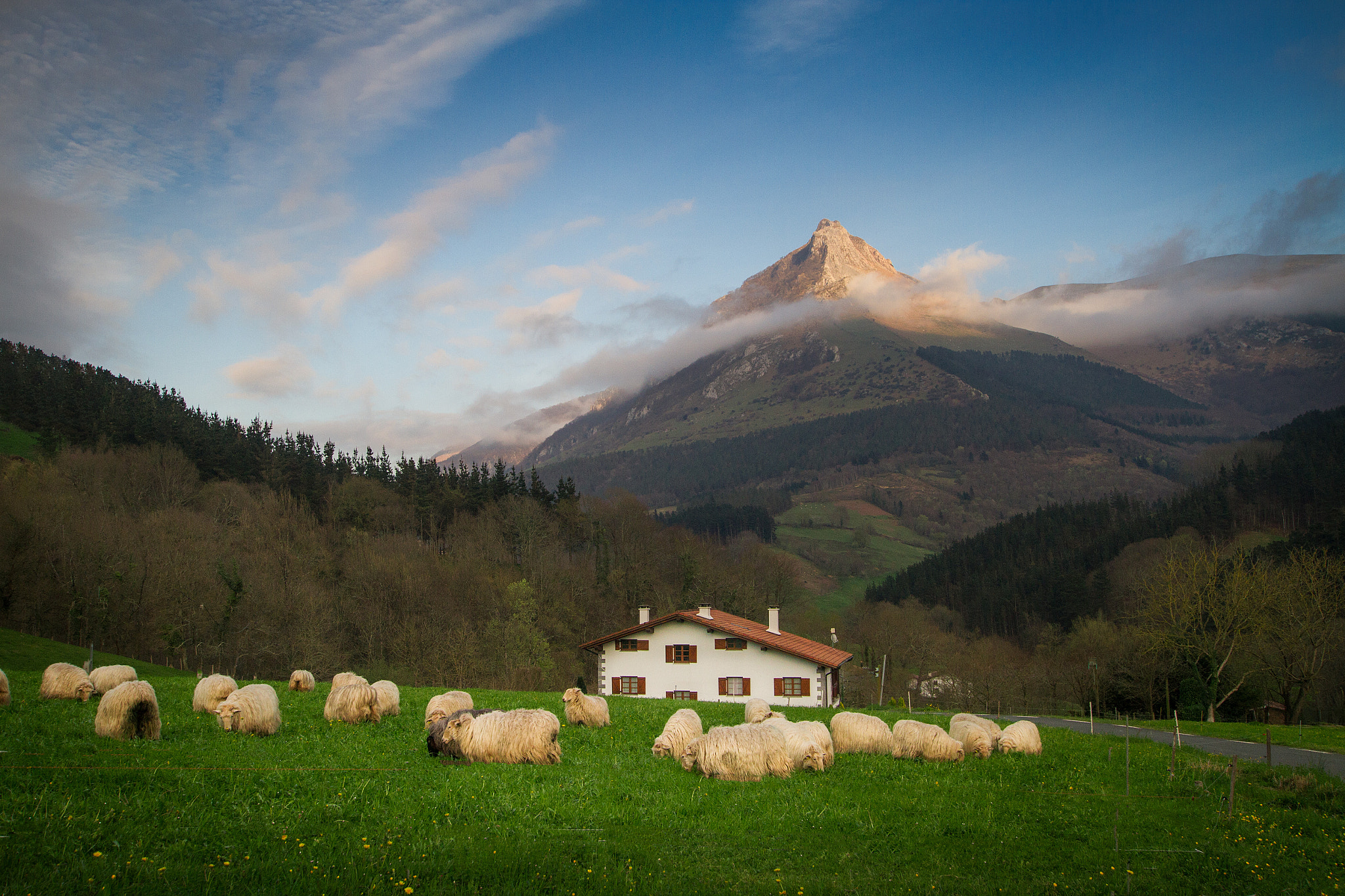 Canon EOS 7D + Sigma 10-20mm F3.5 EX DC HSM sample photo. Txindoki views photography