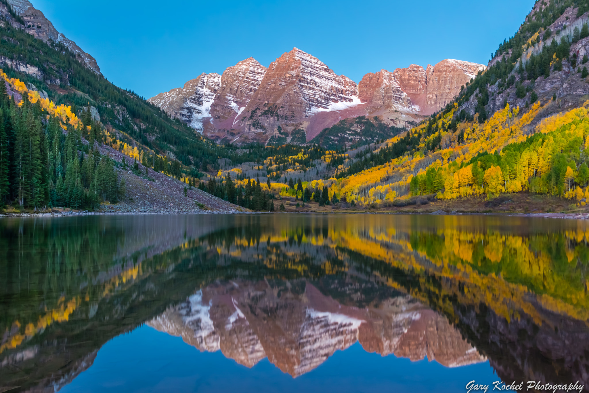 Nikon D5200 + Nikon AF-S Nikkor 20mm F1.8G ED sample photo. Maroon bells at sunrise photography