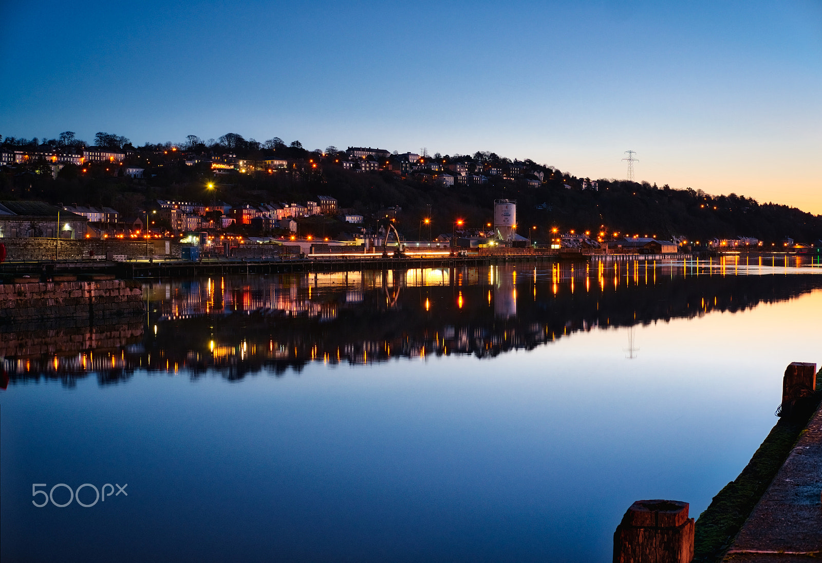 Fujifilm X-T1 + Fujifilm XF 35mm F2 R WR sample photo. Entry to cork photography
