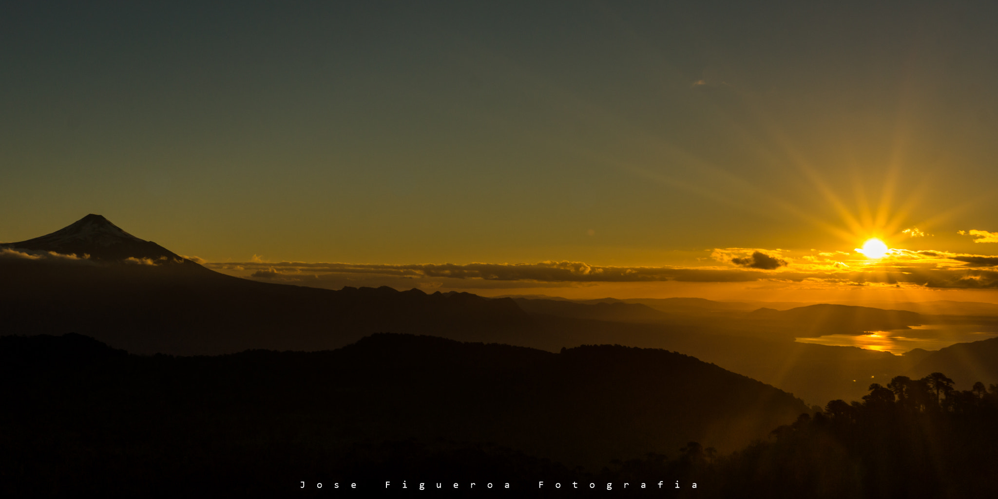 Sony SLT-A65 (SLT-A65V) sample photo. Atardecer en la cima del santuario el cañi photography