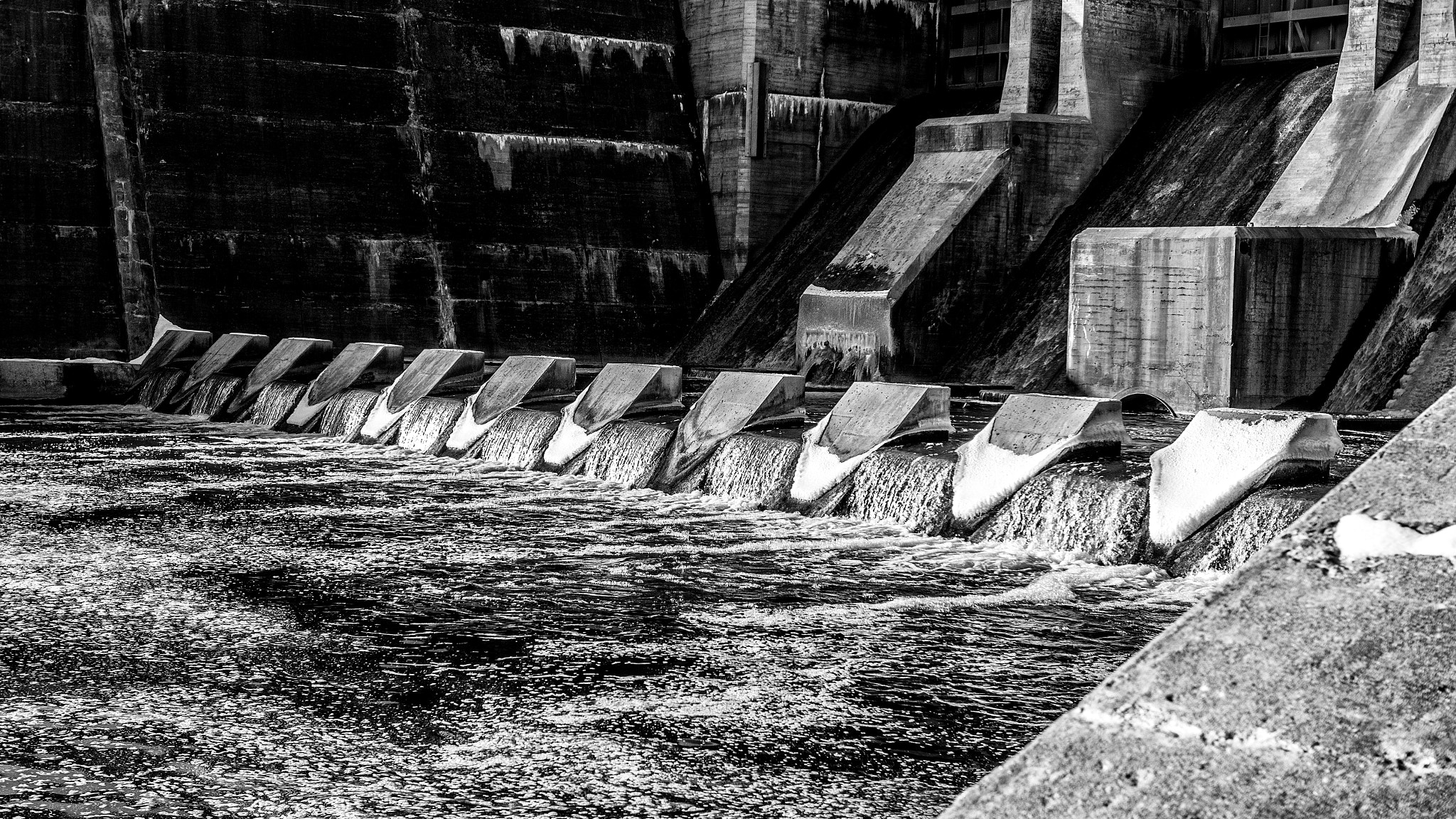 Canon EOS 7D Mark II + Canon EF 16-35mm F2.8L USM sample photo. Bottom of the dam... photography