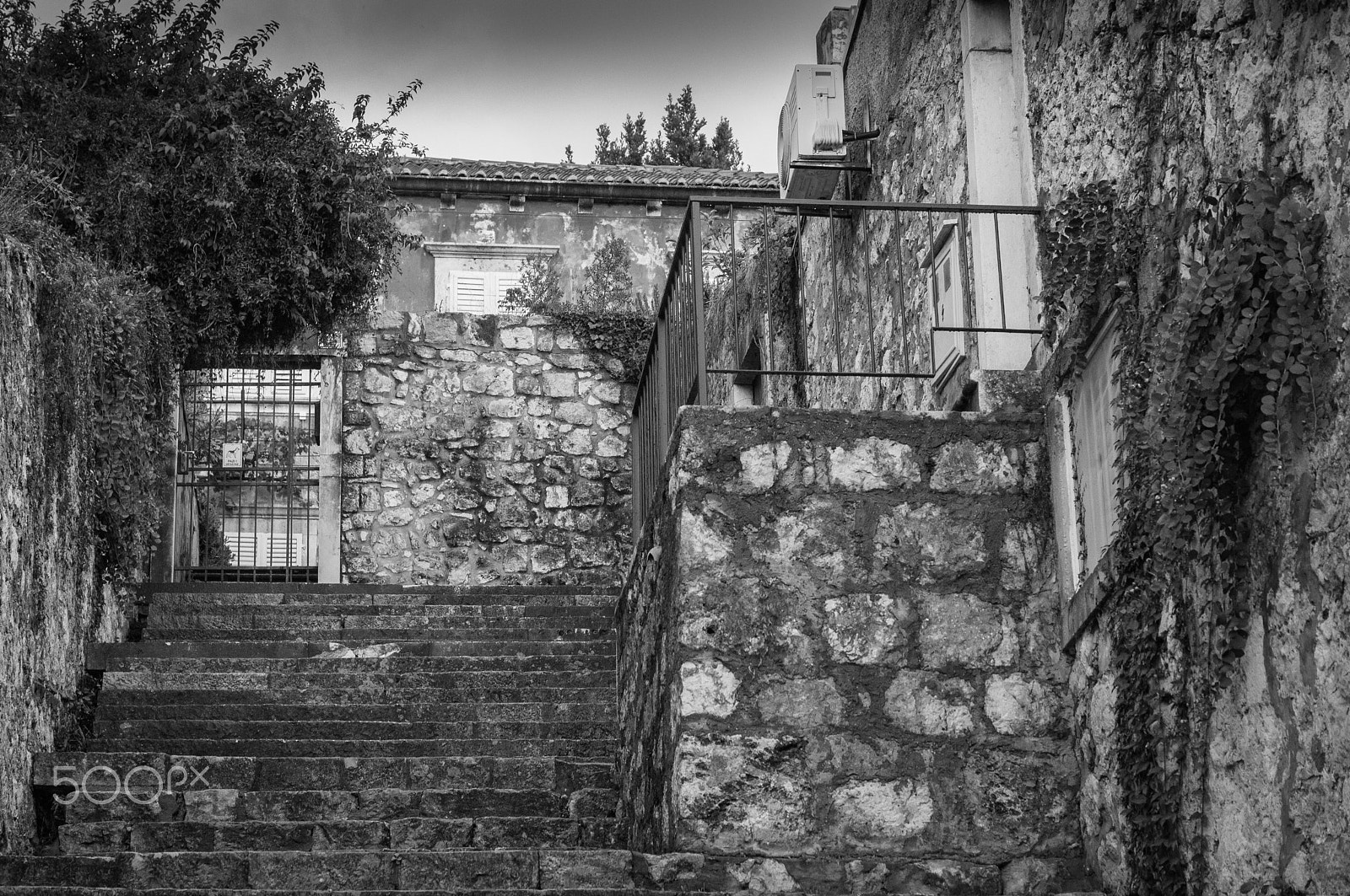 Sony SLT-A35 + Sony DT 50mm F1.8 SAM sample photo. Somewere in dubrovnik photography
