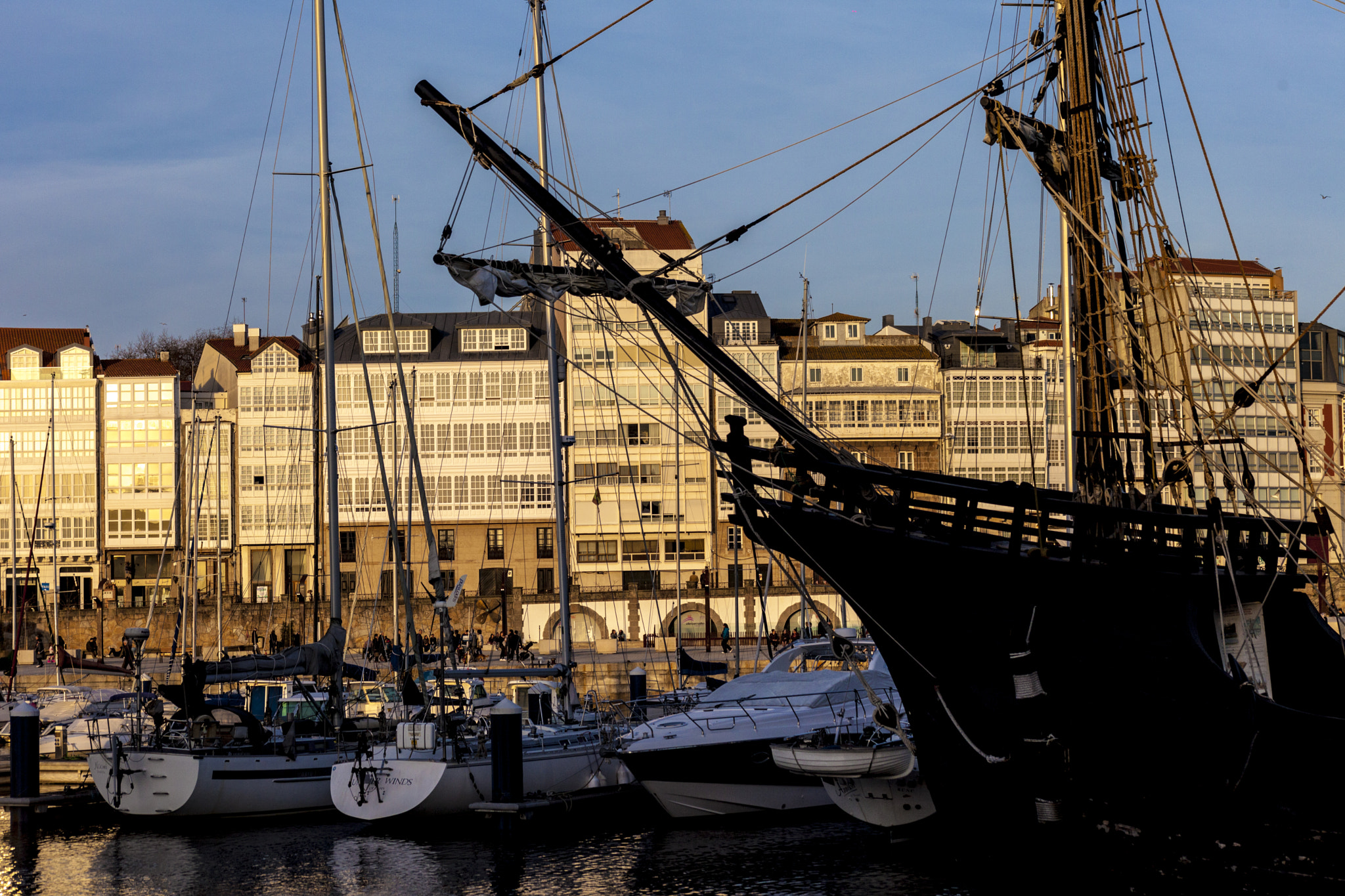 EF75-300mm f/4-5.6 sample photo. Piratas de coruÑa photography