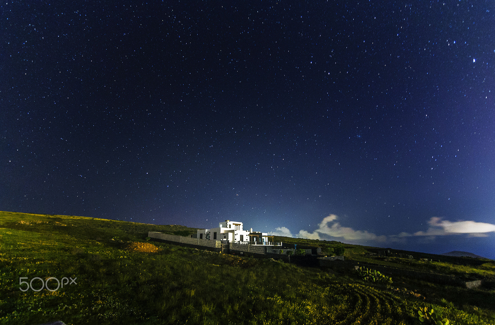 Nikon D90 + Tokina AT-X Pro 11-16mm F2.8 DX II sample photo. House on the hill photography