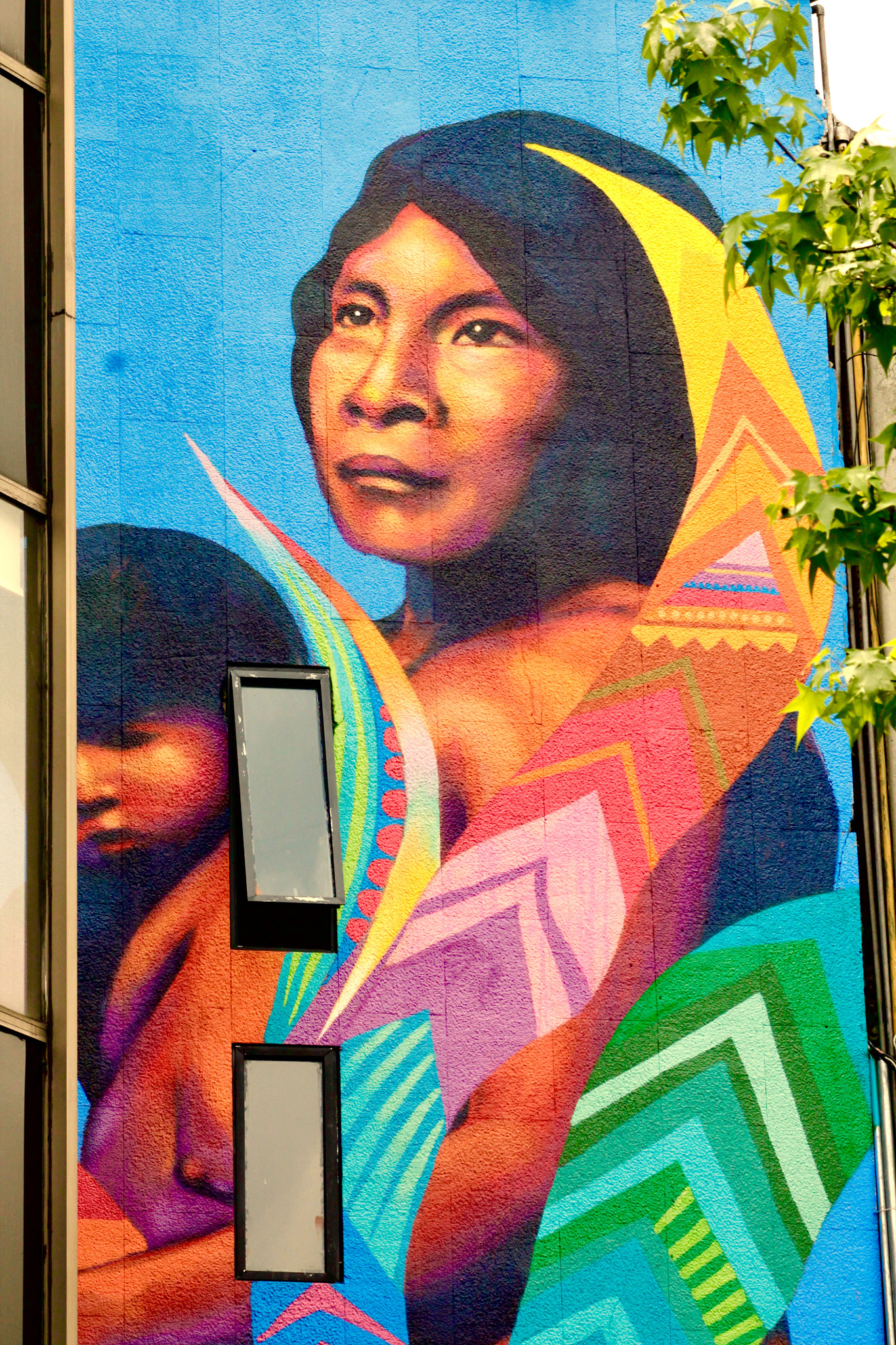 Canon EF 75-300mm f/4-5.6 USM sample photo. Wall painting in bogotá, colombia photography
