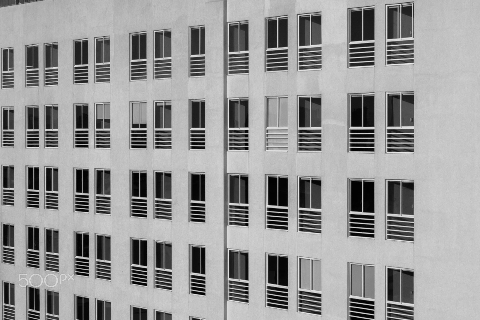 Canon EOS 70D + EF75-300mm f/4-5.6 sample photo. Ventanas y mas ventanas photography