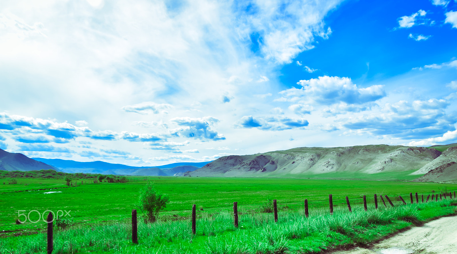 Sigma 28-300mm F3.5-6.3 DG Macro sample photo. Siberian clouds photography