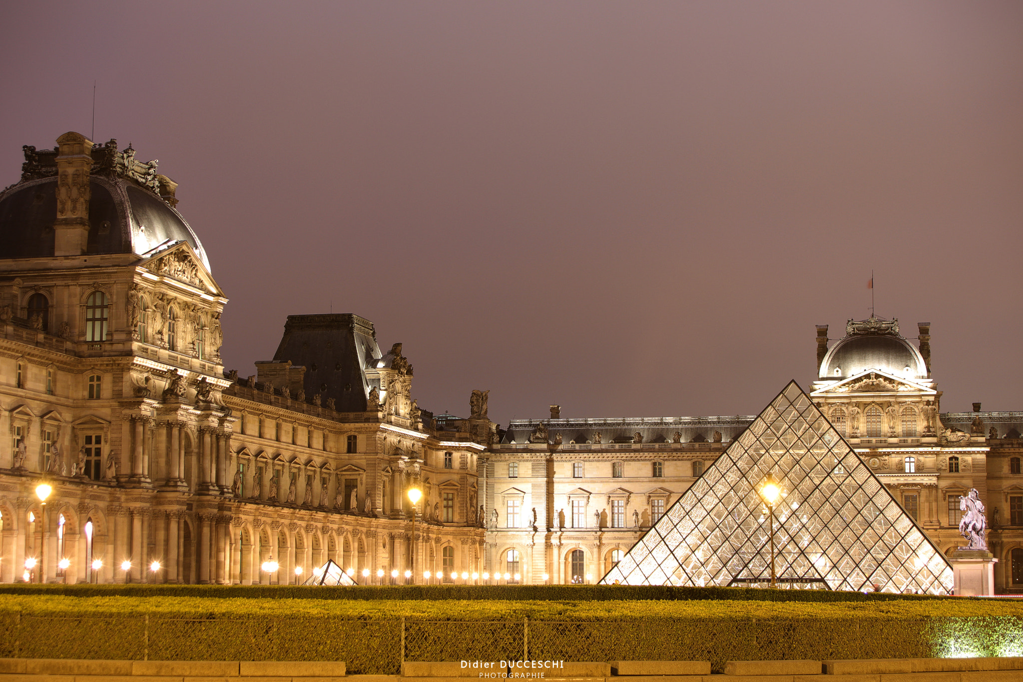 Canon EOS 80D + Sigma 18-50mm f/3.5-5.6 DC sample photo. Paris - the louvre museum photography