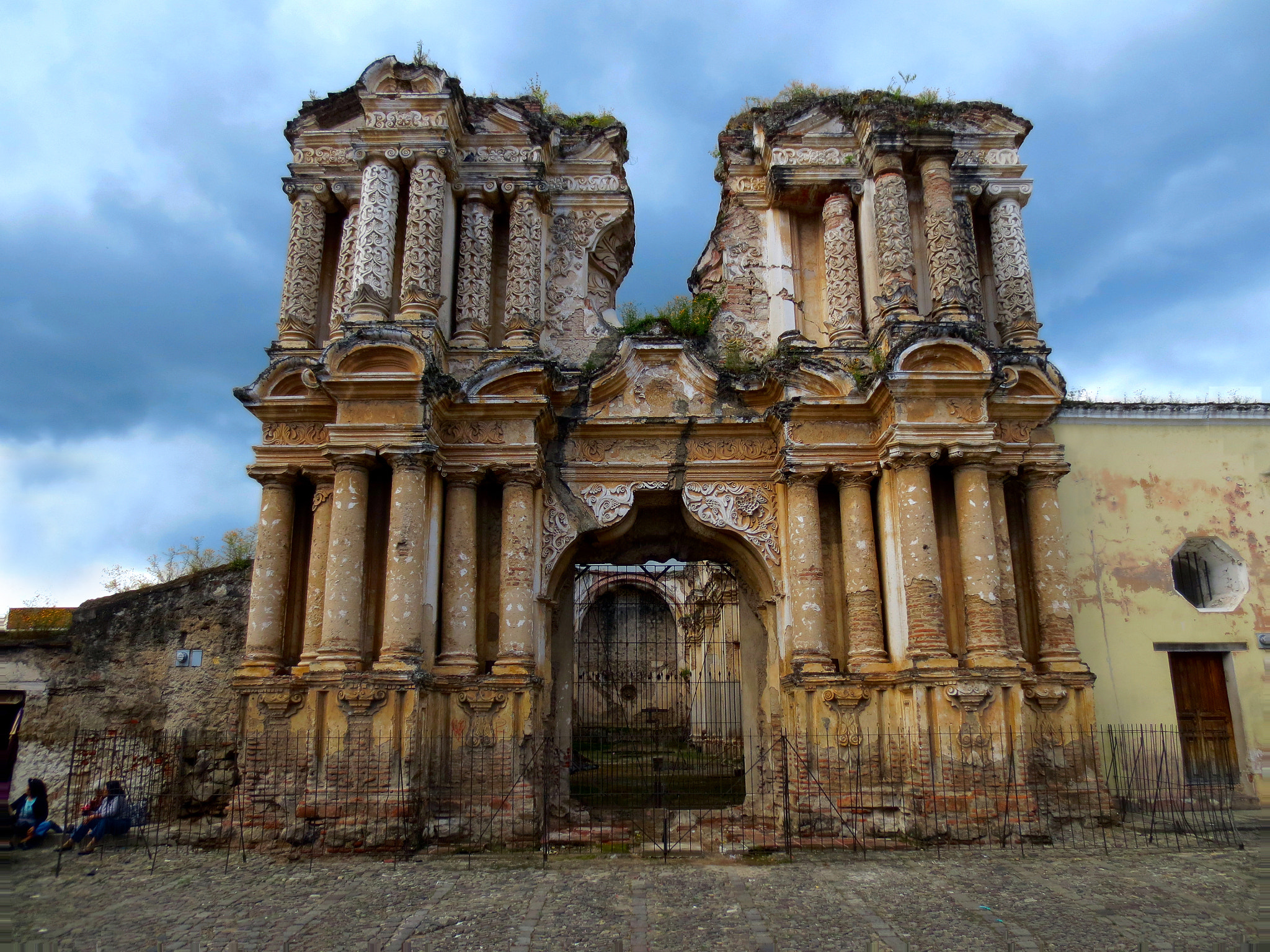 Canon PowerShot ELPH 110HS (PowerShot IXUS 125 HS) sample photo. Iglesia de nuestra señora del carmen (antigua guatemala, guatem photography