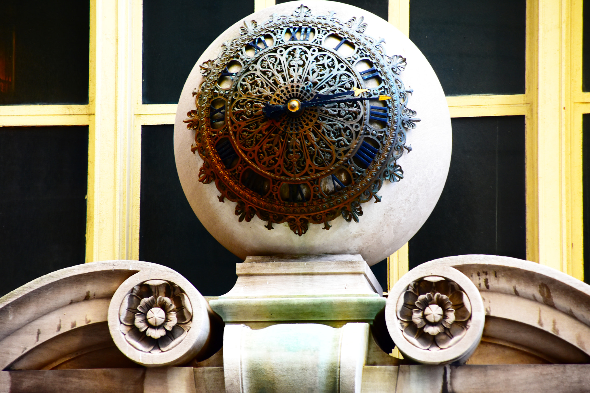 Sigma 28-300mm F3.5-6.3 DG Macro sample photo. Eyeball clock photography