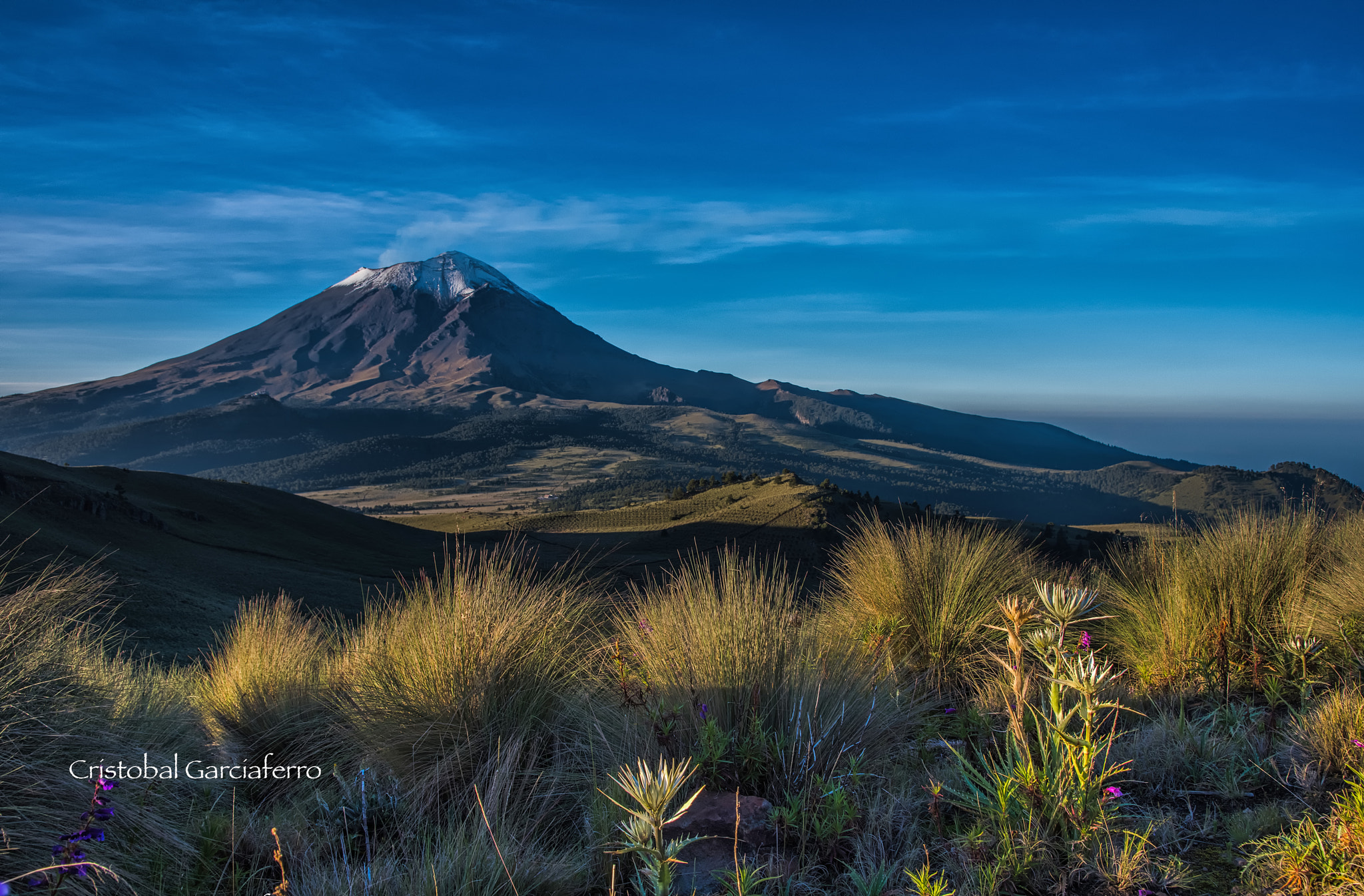 Pentax K-1 + HD PENTAX-D FA 28-105mm F3.5-5.6 ED DC WR sample photo. Sunrise with the volcano photography