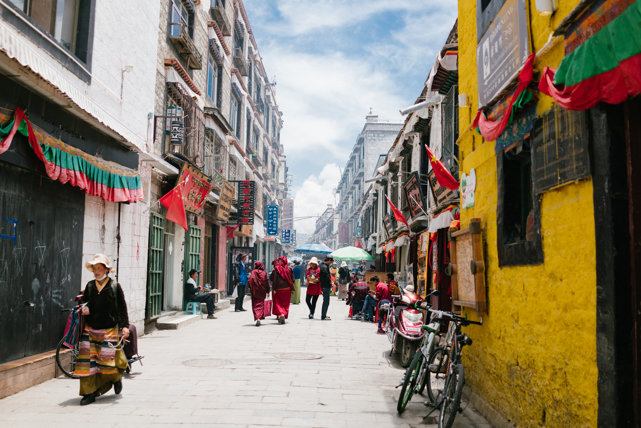 35mm F2.0 sample photo. Tibet photography