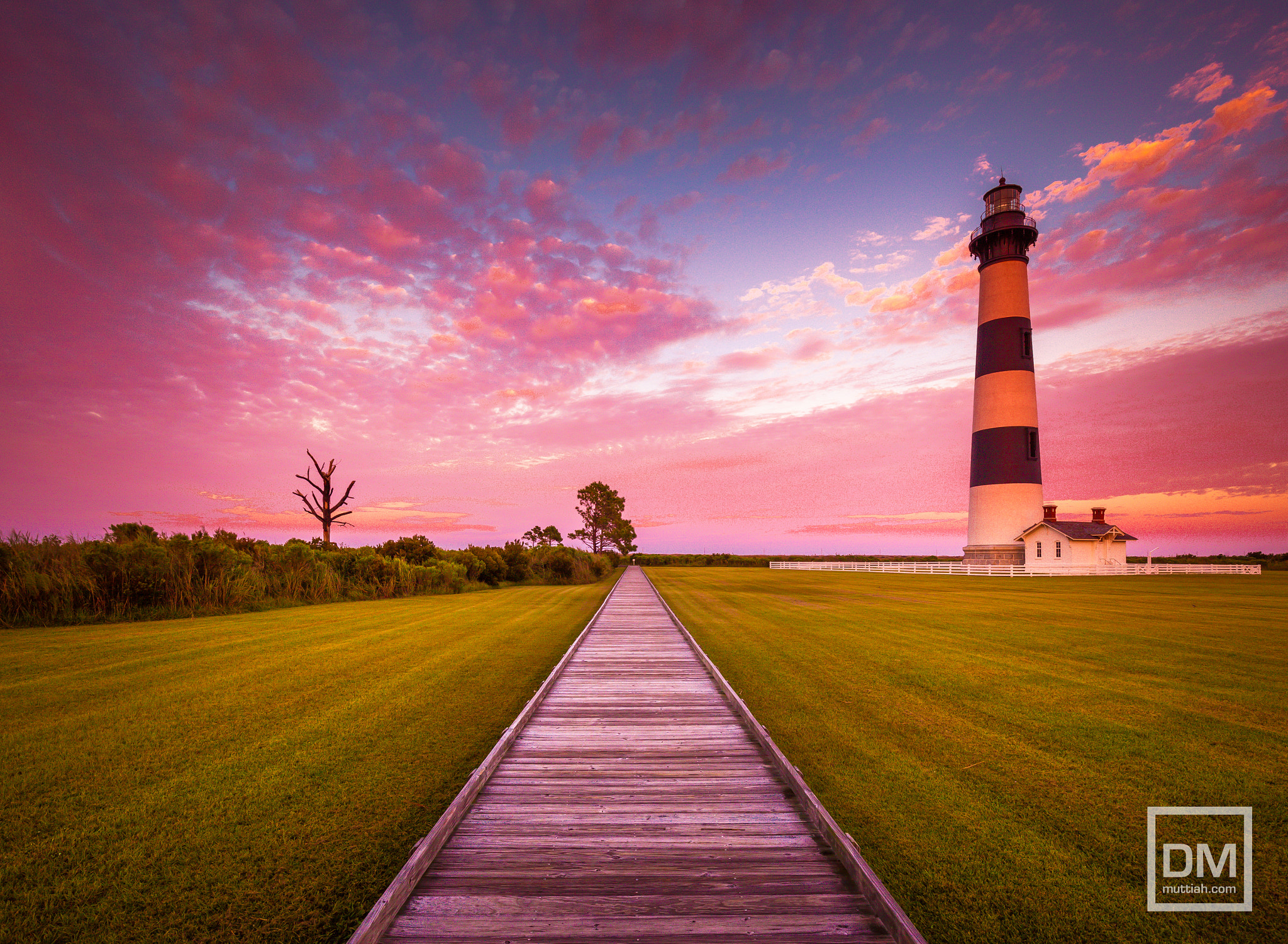 Canon EF 16-35mm F4L IS USM sample photo. Bodie island lighthouse photography