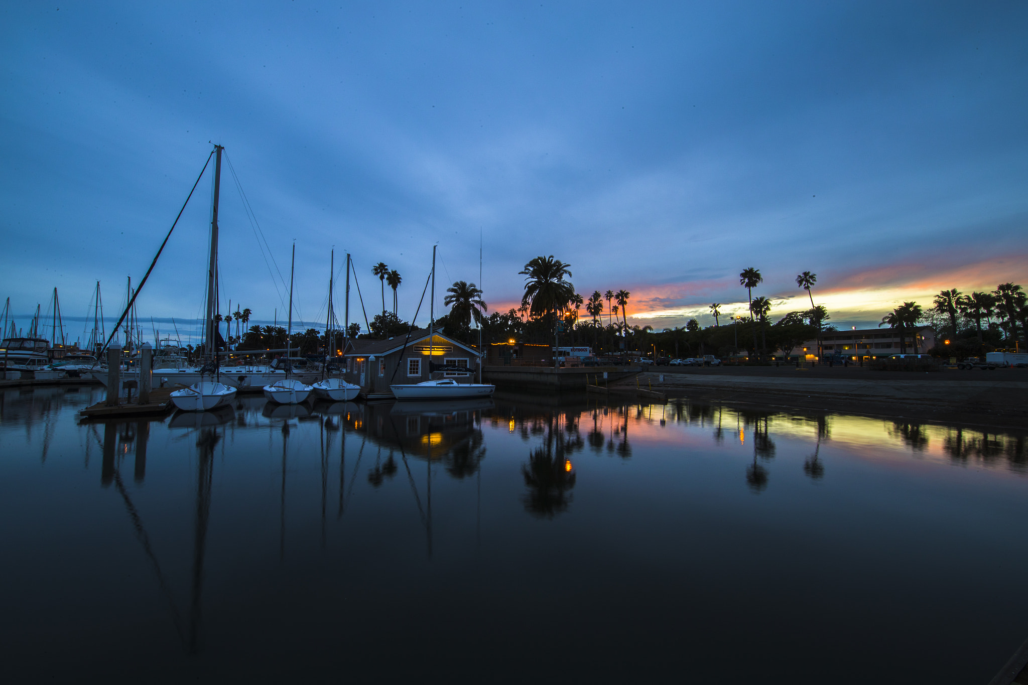 Canon EF 11-24mm F4L USM sample photo. Night falling over santa barbara photography