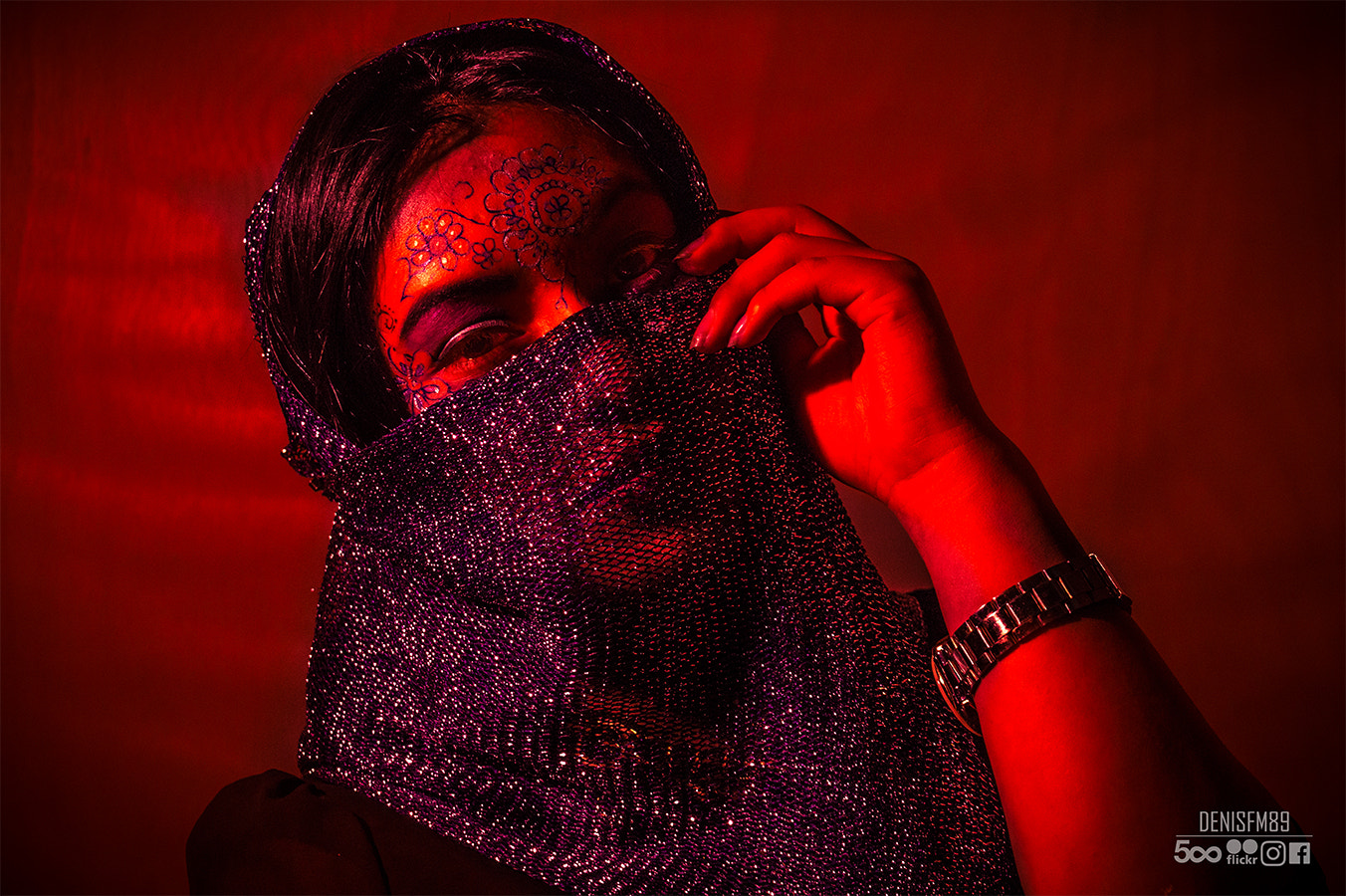 E 18-50mm F4-5.6 sample photo. Looks in red photography