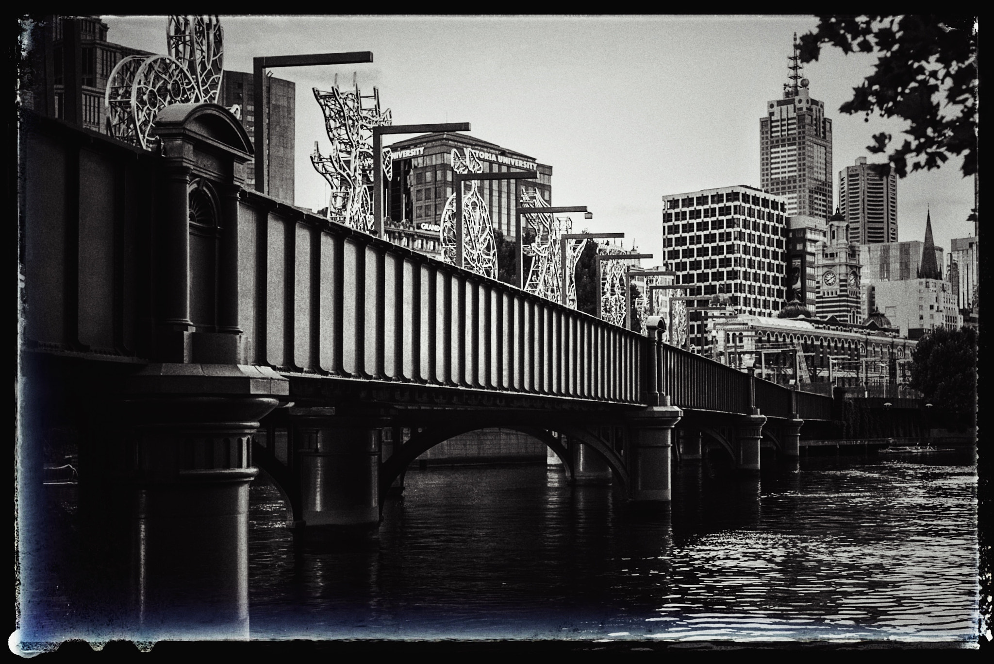 Leica Summilux-M 35mm F1.4 ASPH sample photo. Old melbourne photography