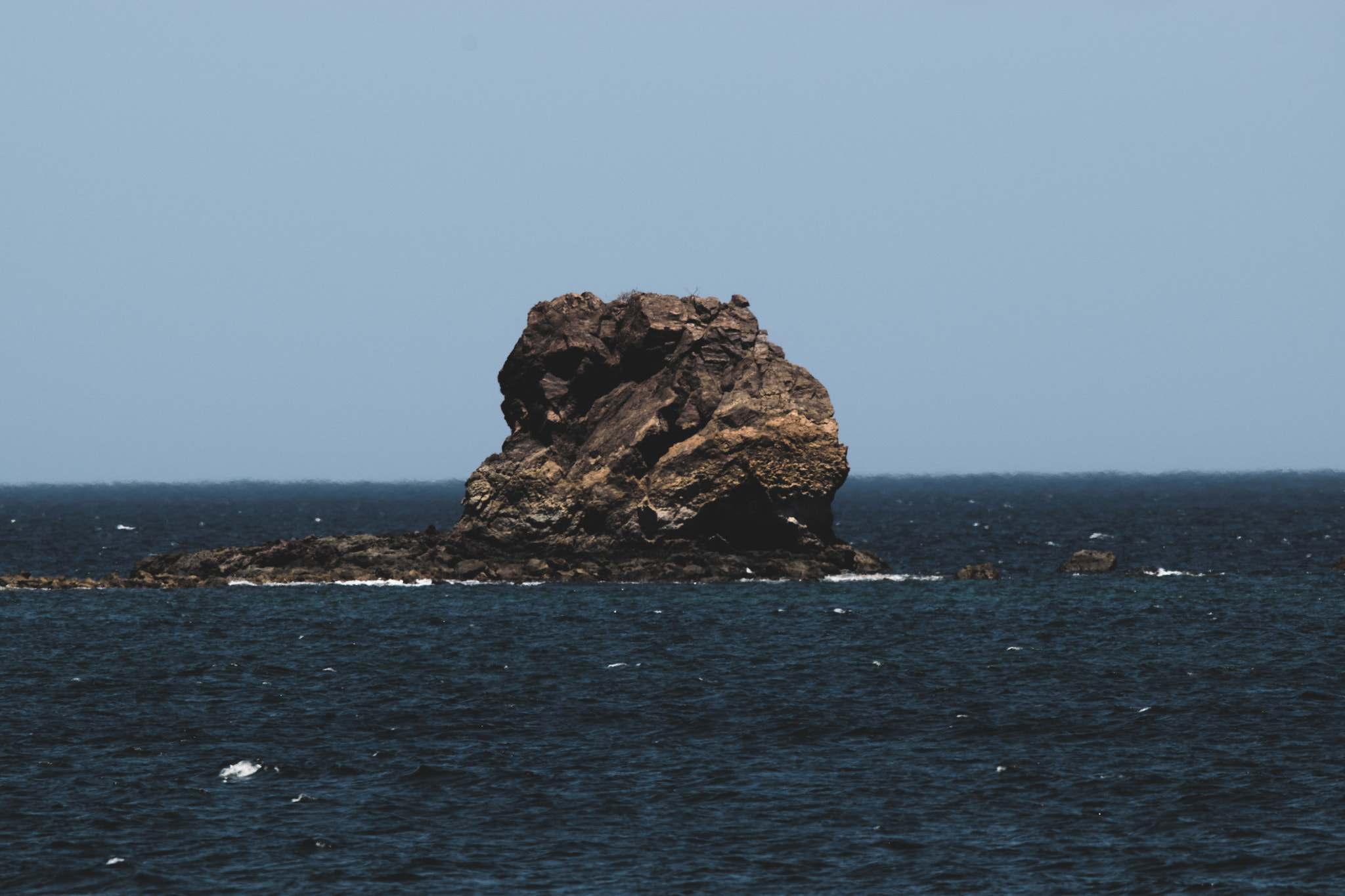 Nikon D3300 + Sigma 150-600mm F5-6.3 DG OS HSM | C sample photo. Ocean rock photography