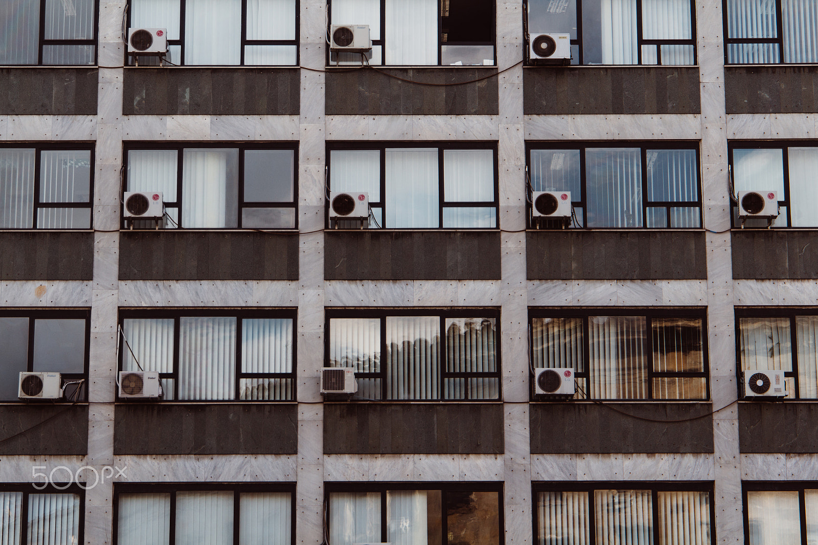 Canon EOS 650D (EOS Rebel T4i / EOS Kiss X6i) sample photo. Rear window | belgrade, serbia photography