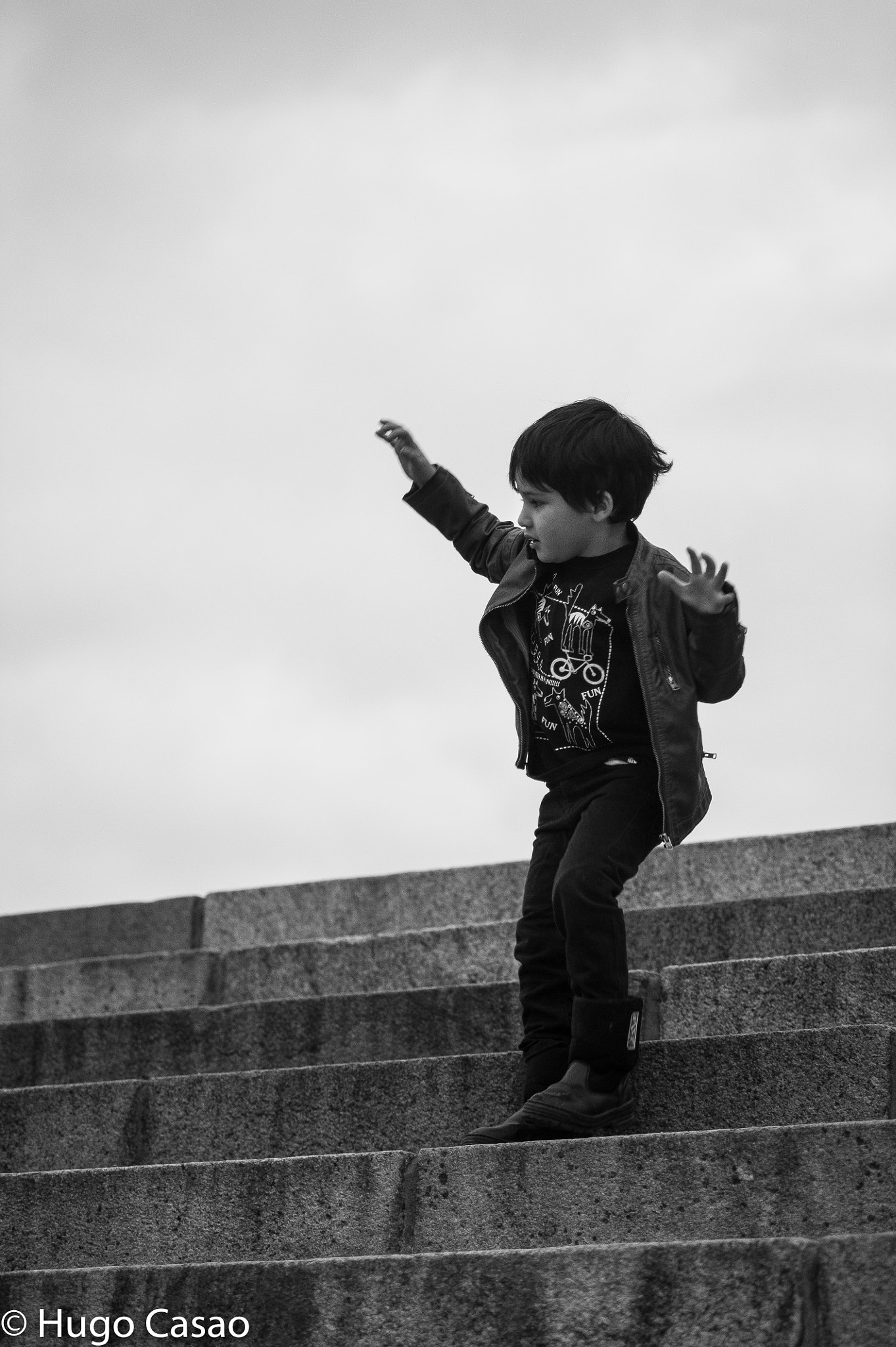 AF Zoom-Nikkor 80-200mm f/2.8 ED sample photo. Playful photography