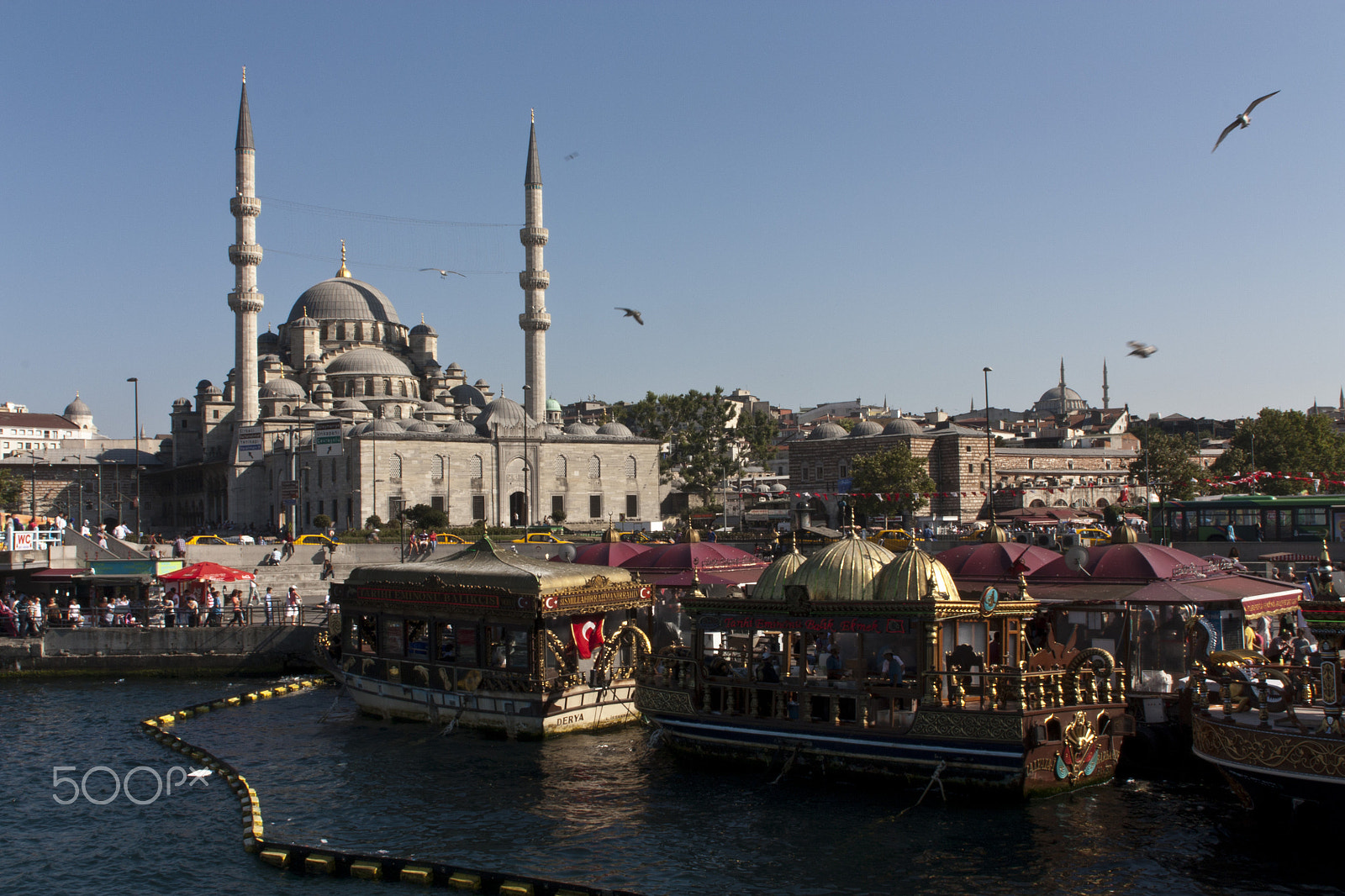 Canon EOS 450D (EOS Rebel XSi / EOS Kiss X2) + Sigma 24-70mm F2.8 EX DG Macro sample photo. Eminönü photography