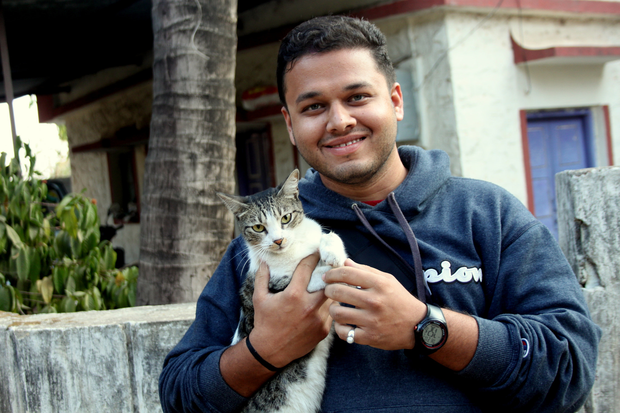 Canon EF-S 18-55mm F3.5-5.6 II sample photo. My cat and me photography