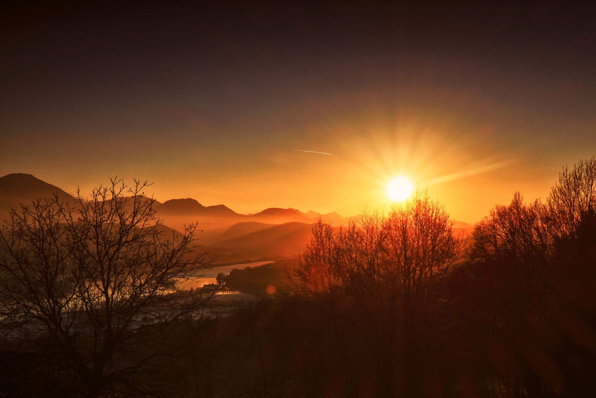 Fujifilm X-E2 + Fujifilm XF 10-24mm F4 R OIS sample photo. Drau sunset photography