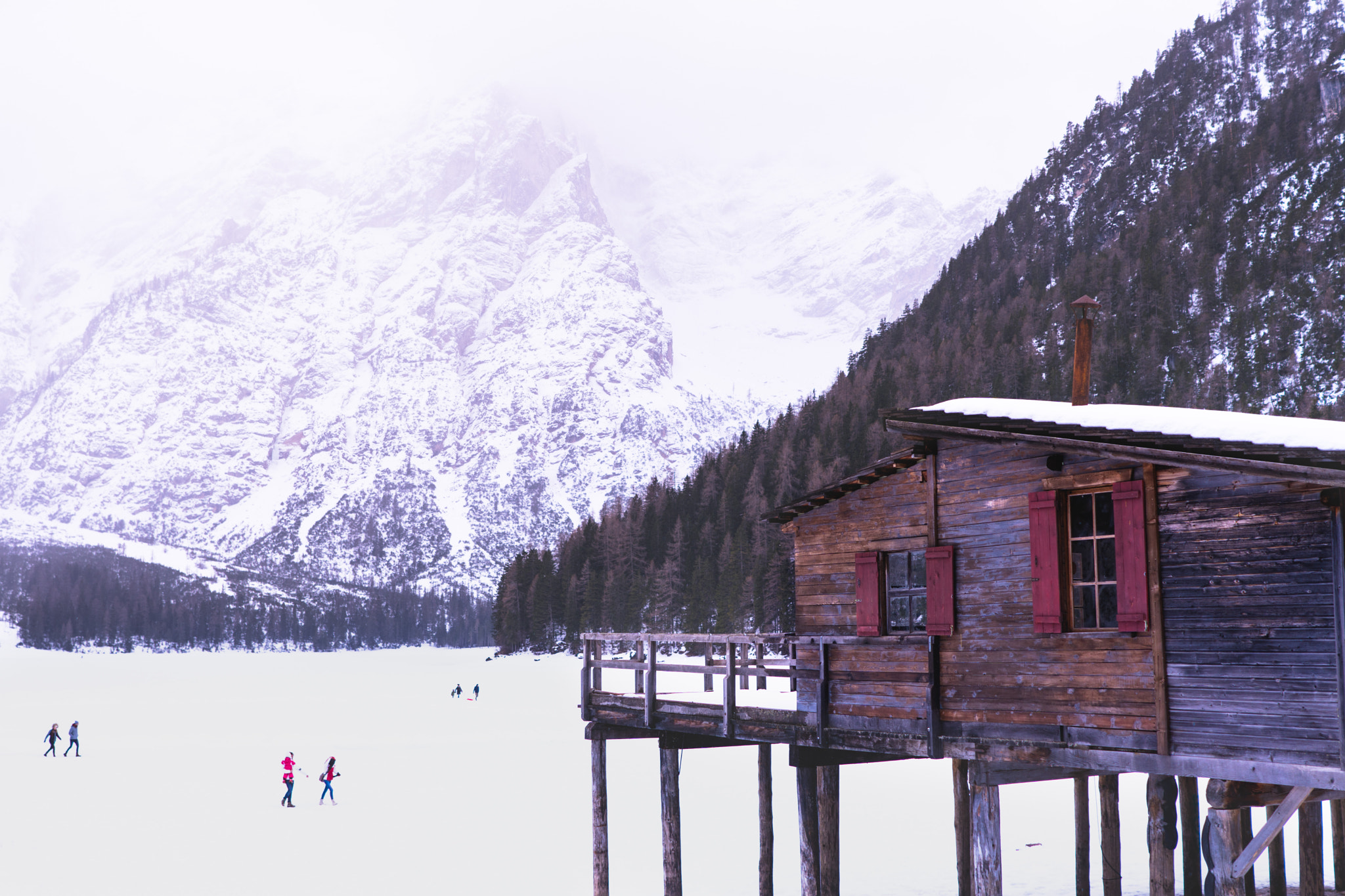 Sony a6300 + Sony FE 28mm F2 sample photo. Lake braies photography