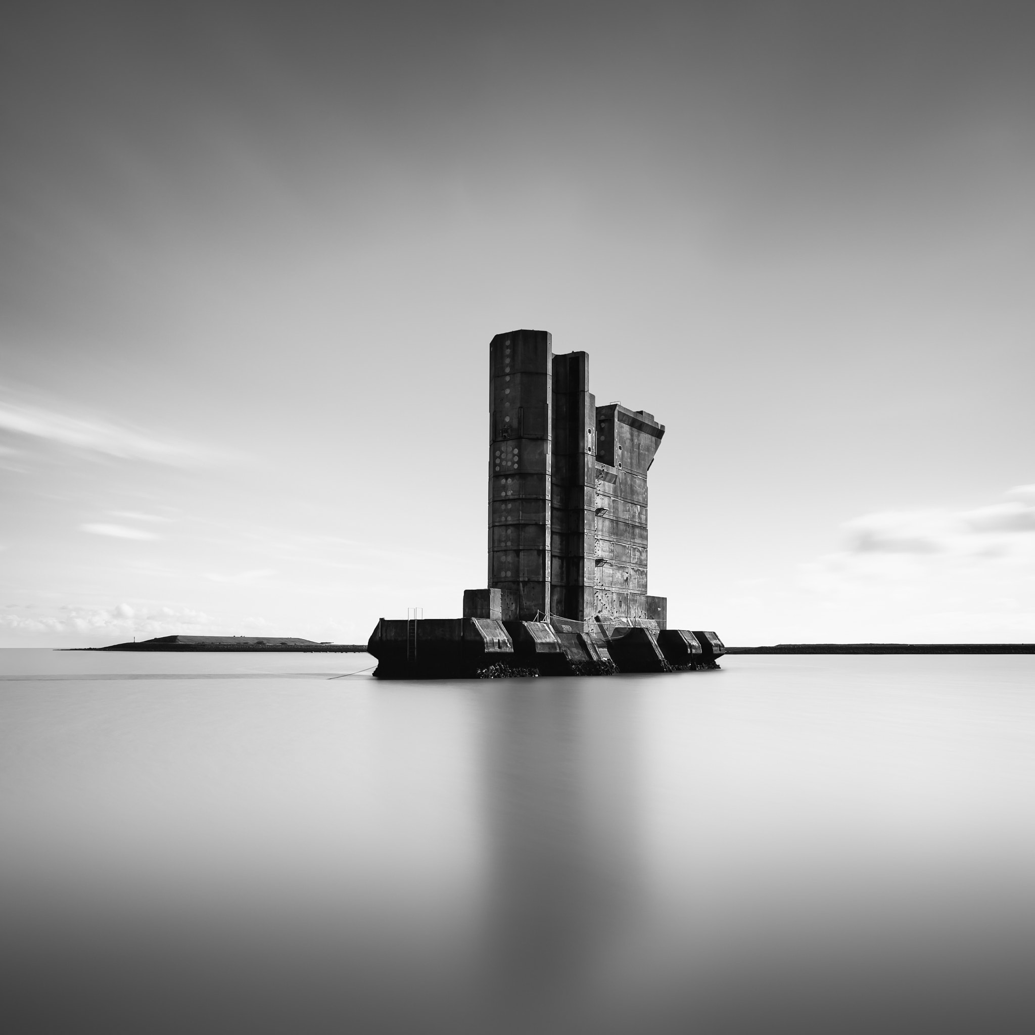 Nikon AF-S Nikkor 18-35mm F3.5-4.5G ED sample photo. Monolith photography