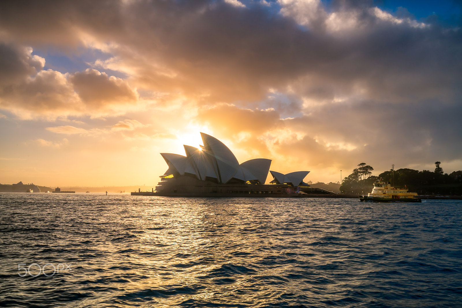 Nikon AF-S Nikkor 16-35mm F4G ED VR sample photo. Opera house sunrise. photography