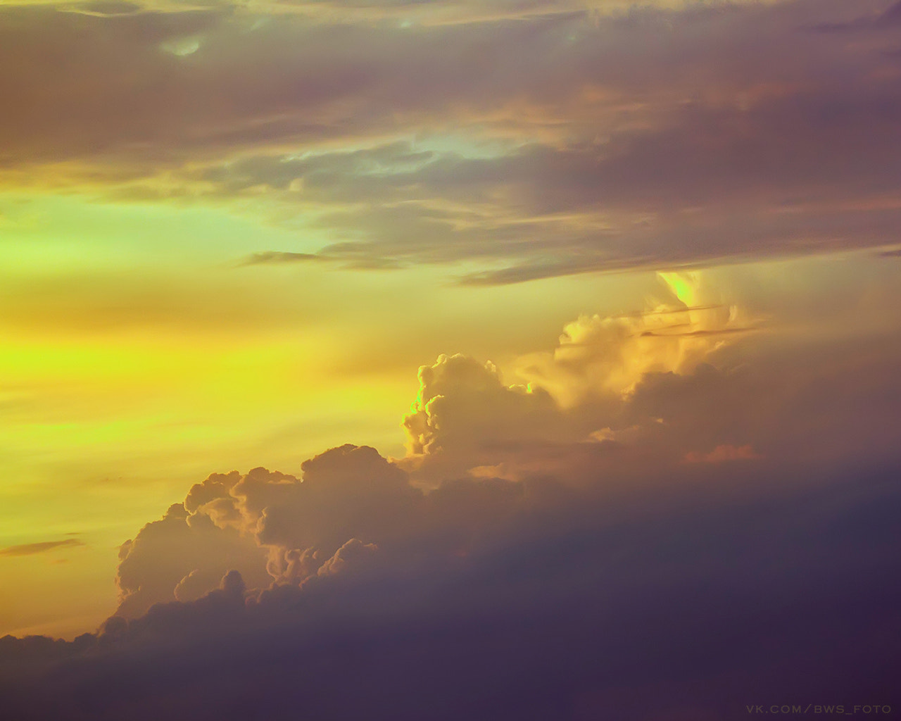 Canon EF 70-300mm F4-5.6L IS USM sample photo. Clouds photography