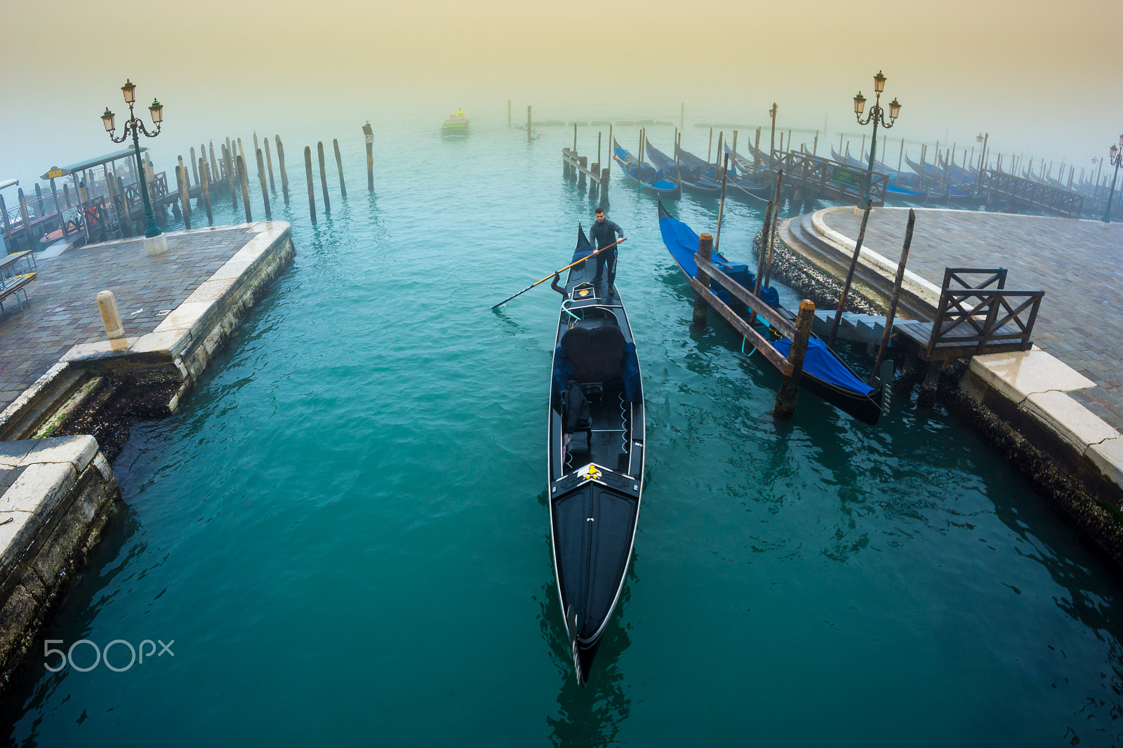 Nikon D7200 + Samyang 12mm F2.8 ED AS NCS Fisheye sample photo. Gondola veneziana photography