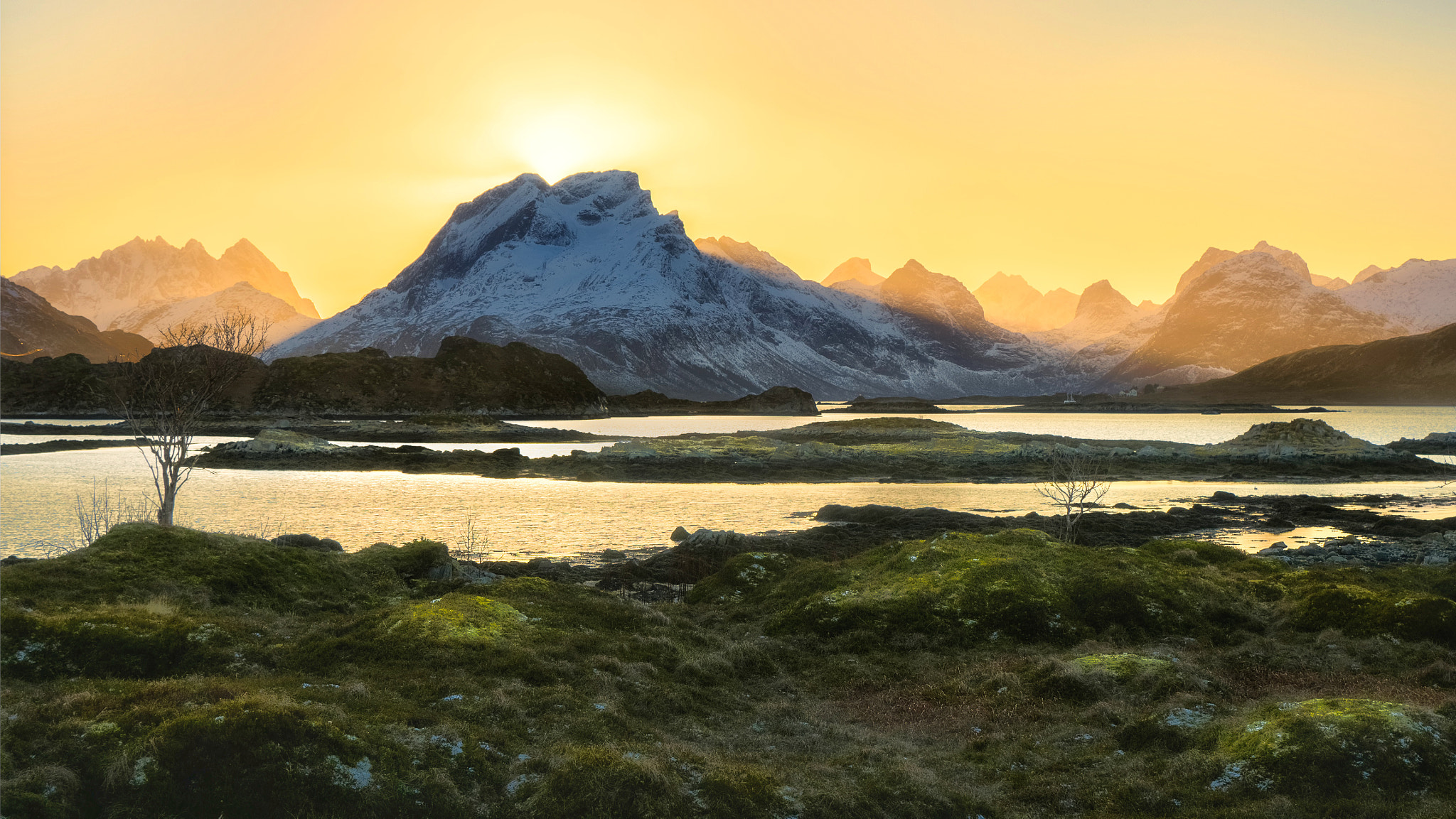Panasonic Lumix G X Vario 12-35mm F2.8 ASPH Power OIS sample photo. Lofoten sunset photography