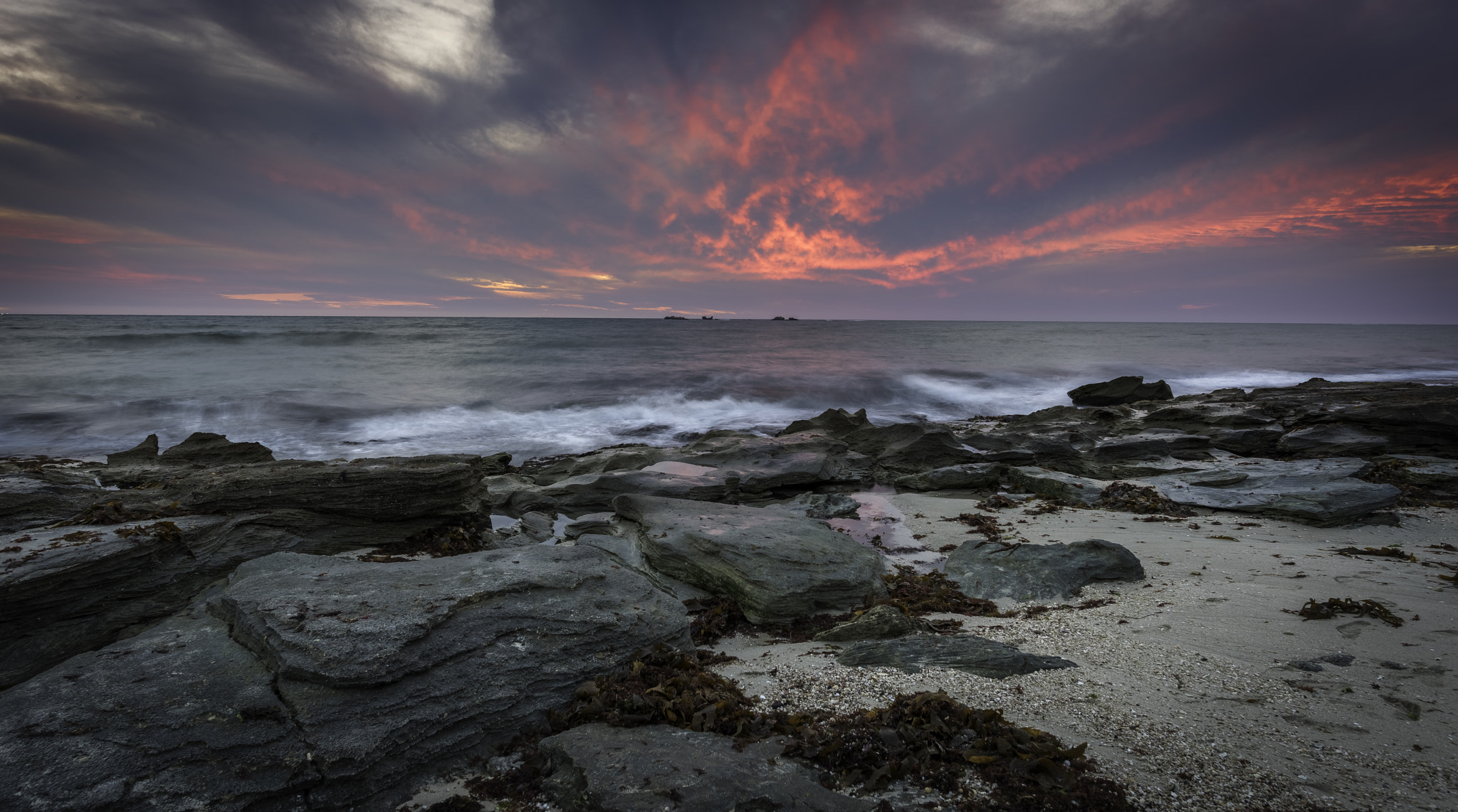 Nikon D810 + Nikon AF-S Nikkor 20mm F1.8G ED sample photo. The beach photography