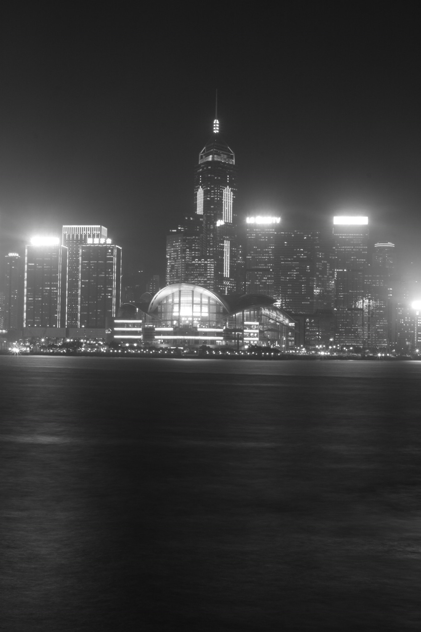 Canon EF 35-105mm f/3.5-4.5 sample photo. City lights (b&w) #3 photography