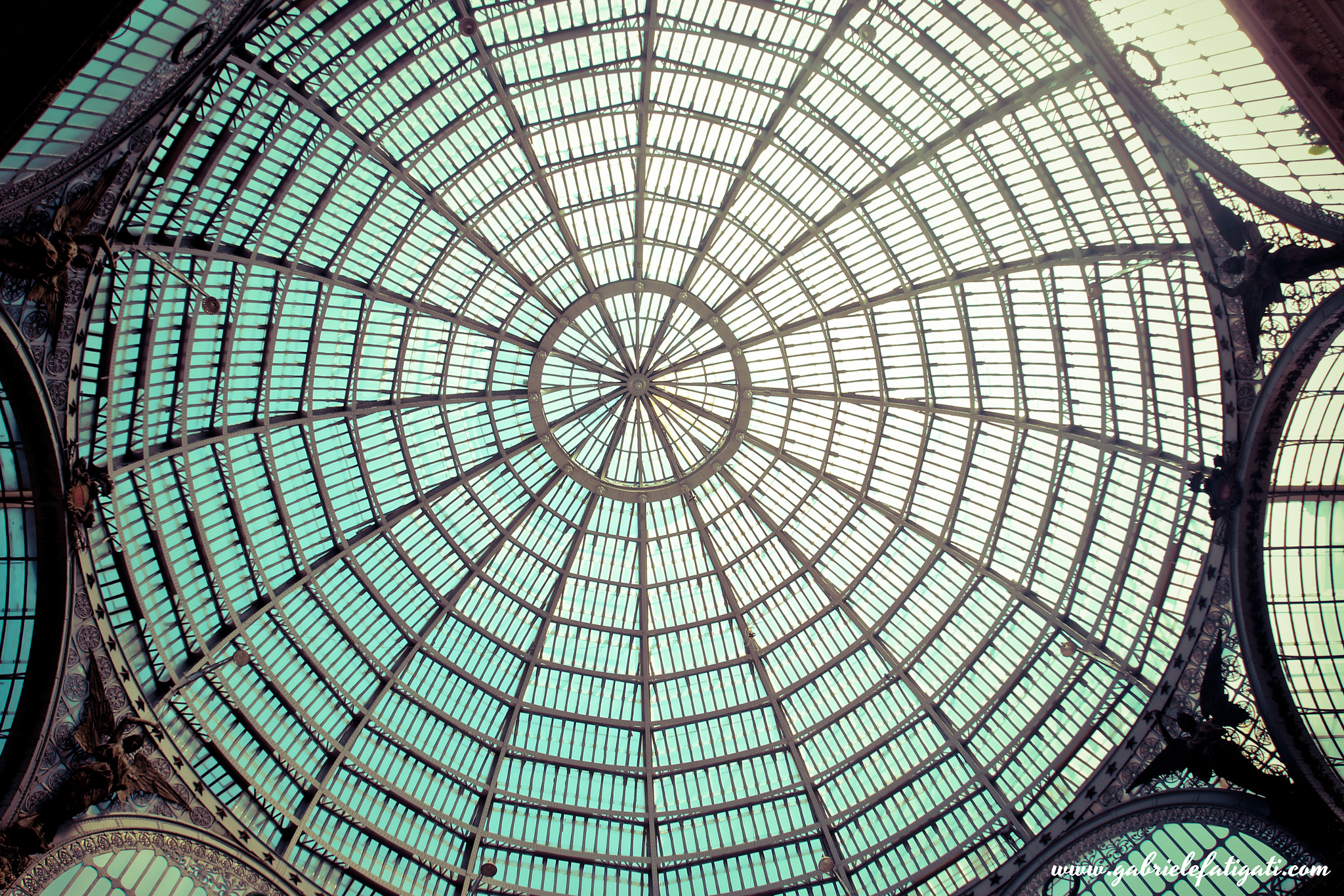 Canon EF-S 17-55mm F2.8 IS USM sample photo. Napoli, umberto i gallery particular photography