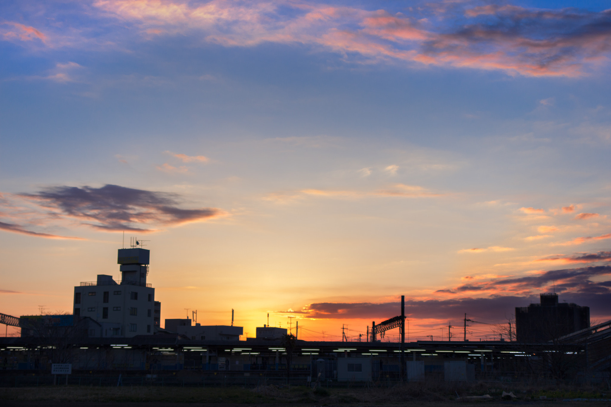 Canon EF 35mm F2 IS USM sample photo. Re try satte station <japan> photography
