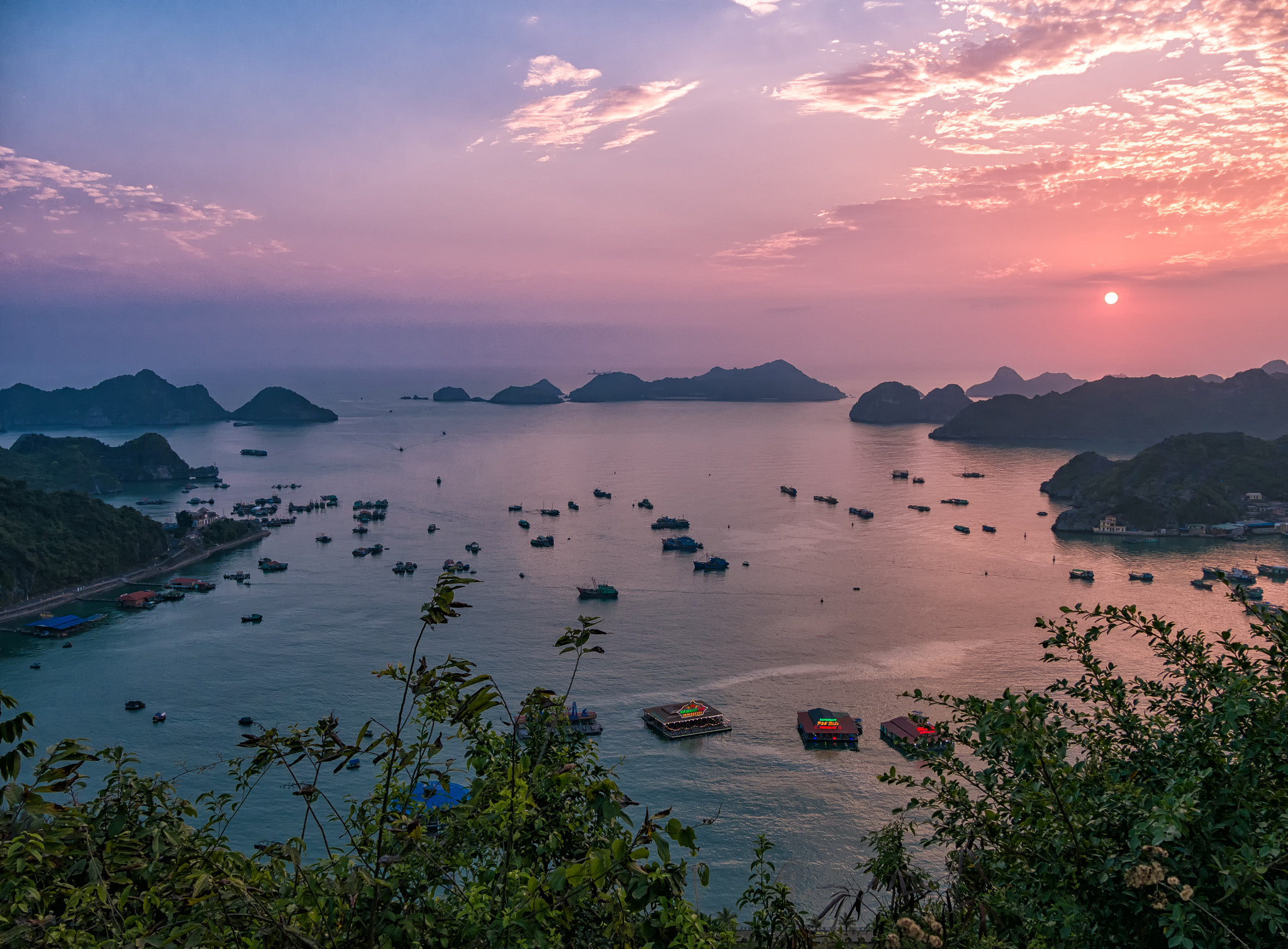 Panasonic Lumix DMC-G7 sample photo. Sunset view on cat ba island photography