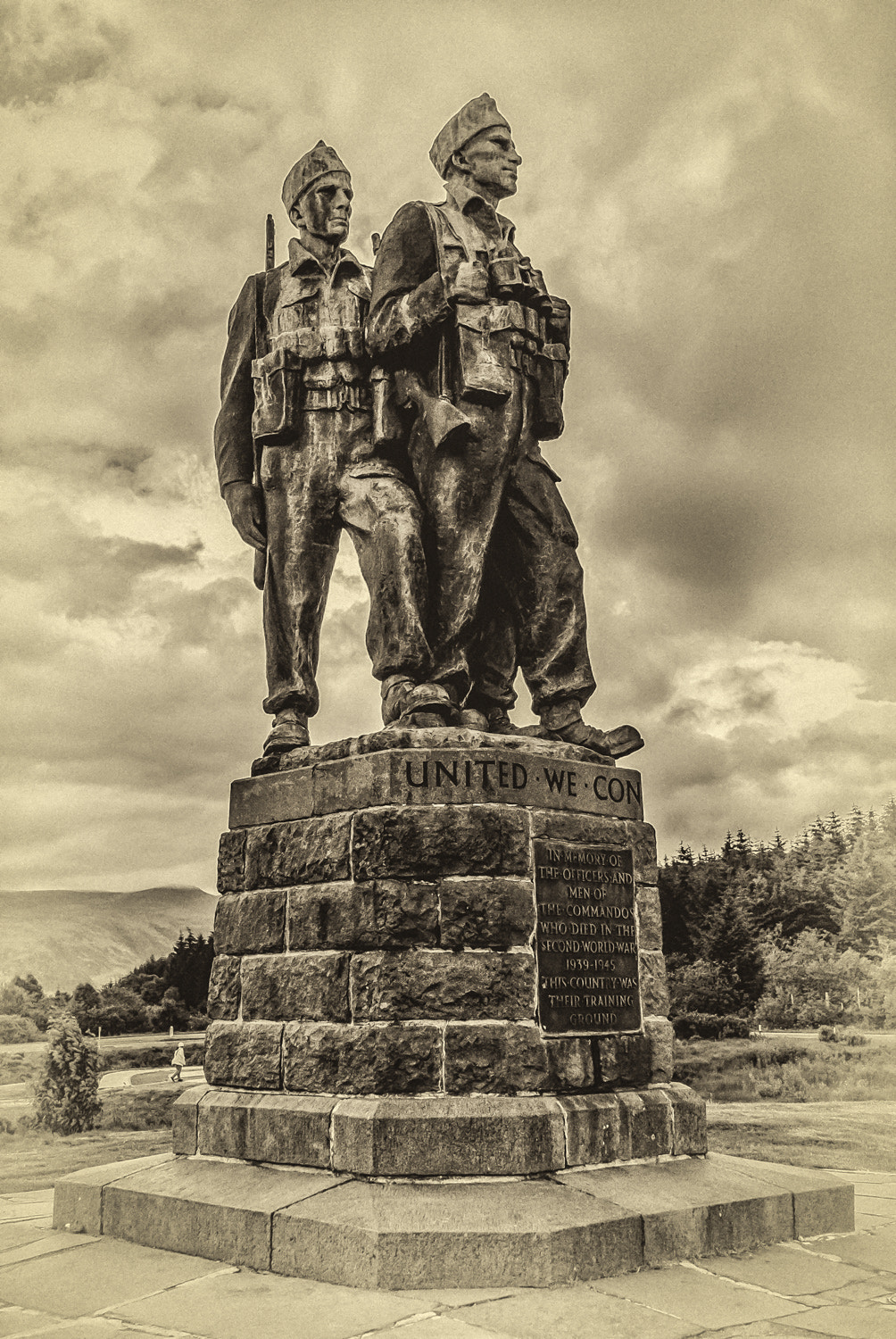 Nikon D3000 sample photo. Comando memorial photography