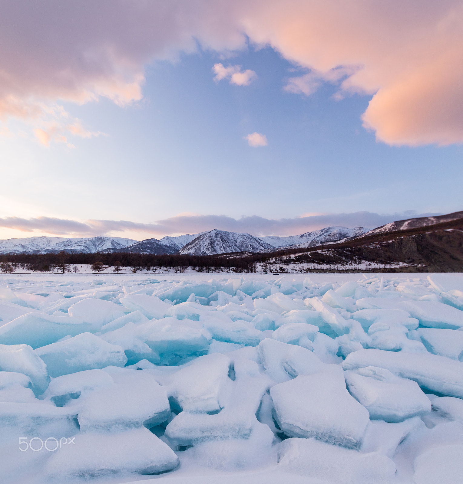 Canon EOS 100D (EOS Rebel SL1 / EOS Kiss X7) + Sigma 10-20mm F3.5 EX DC HSM sample photo. Ice hummocks on lake baikal photography