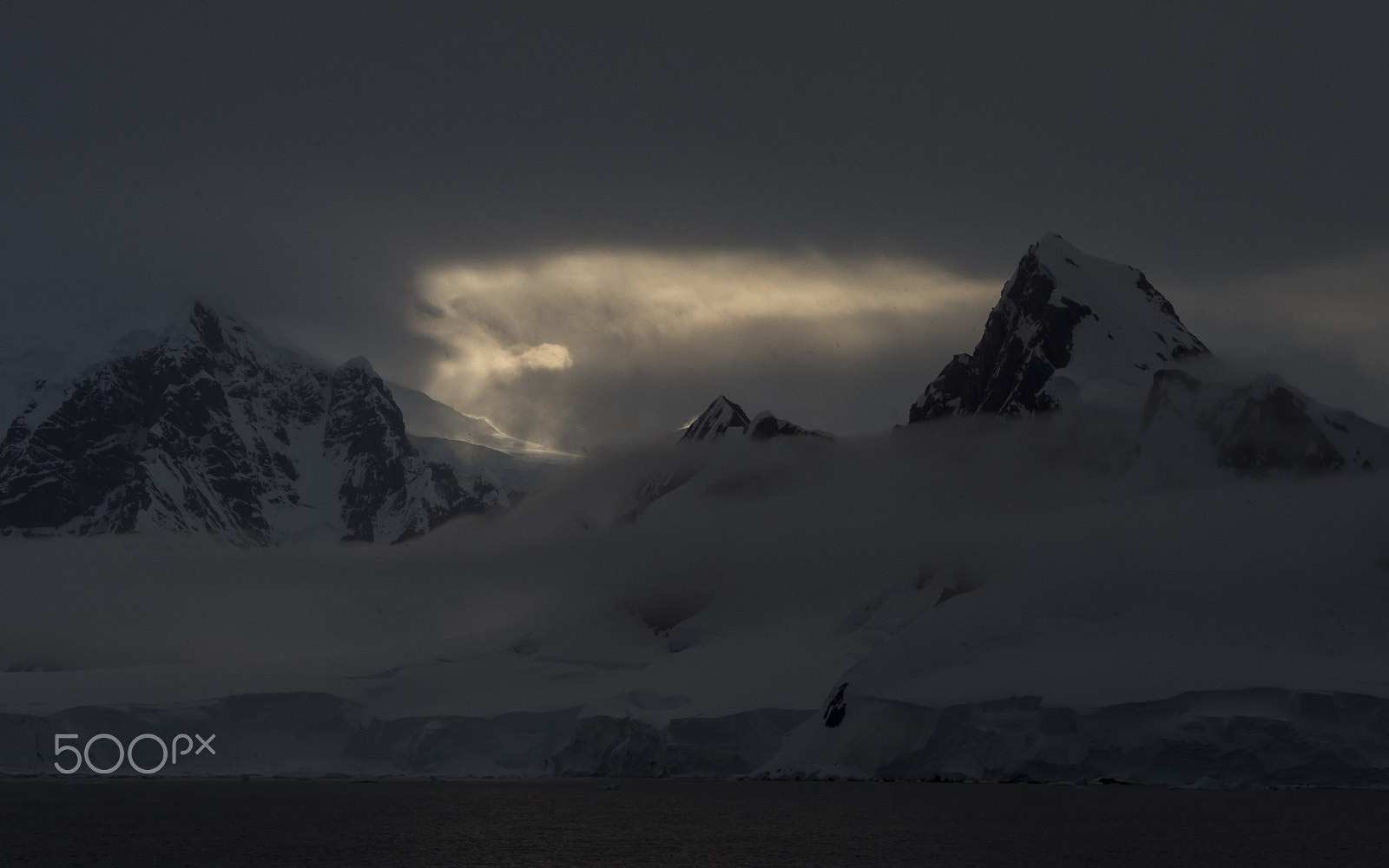 Nikon AF-S Nikkor 70-200mm F2.8G ED VR II sample photo. Antarctica view form the ship photography