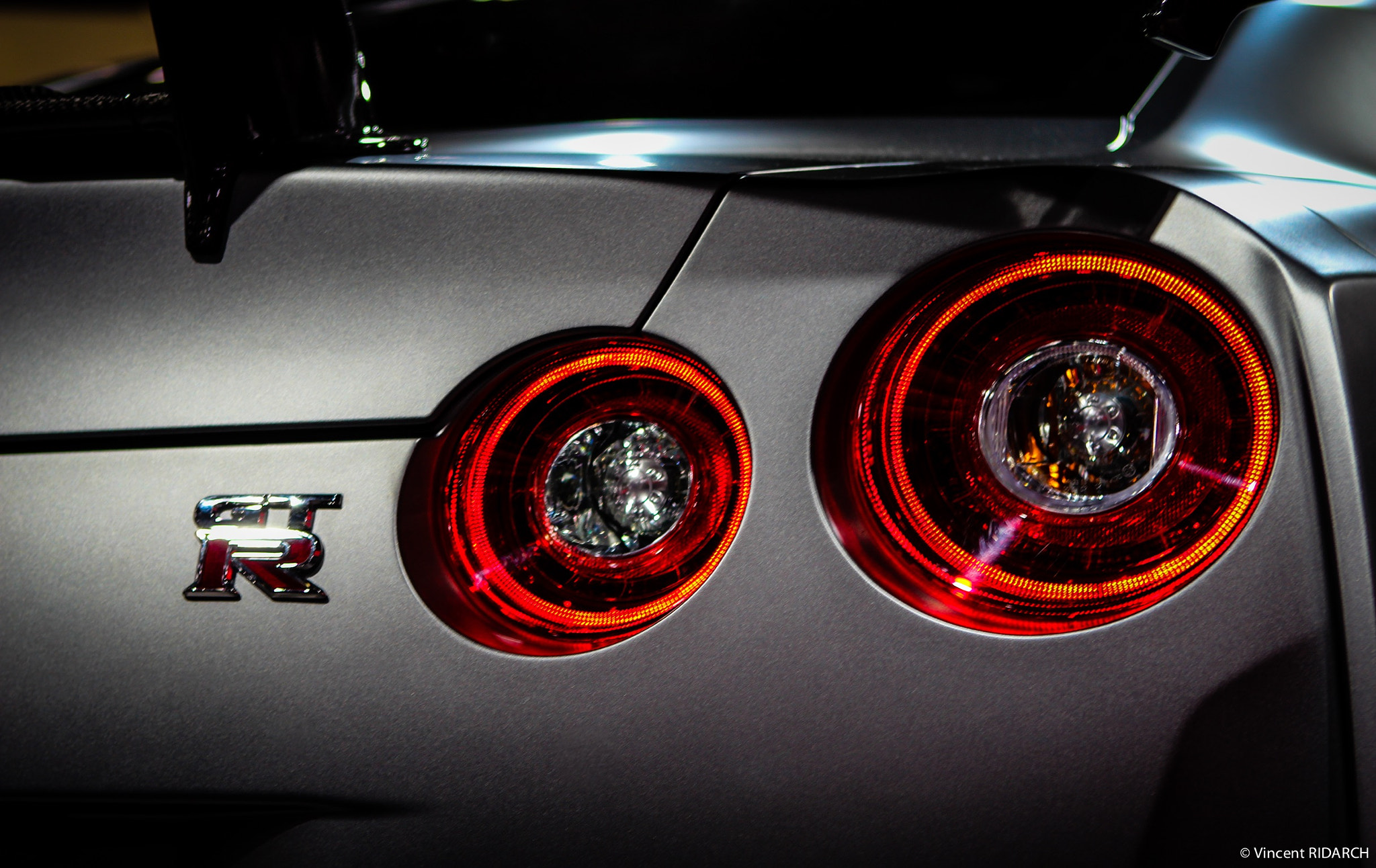 Canon EOS 600D (Rebel EOS T3i / EOS Kiss X5) + Canon EF 24-70mm F2.8L USM sample photo. Godzilla!! nissan gtr nismo aka blackbirds killer "la tueuse de porsche 911!" photography