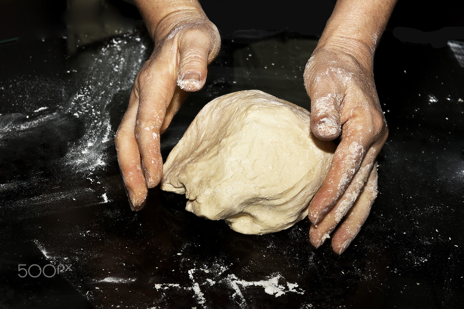 Canon EOS 550D (EOS Rebel T2i / EOS Kiss X4) sample photo. Woman hands preparing dough photography