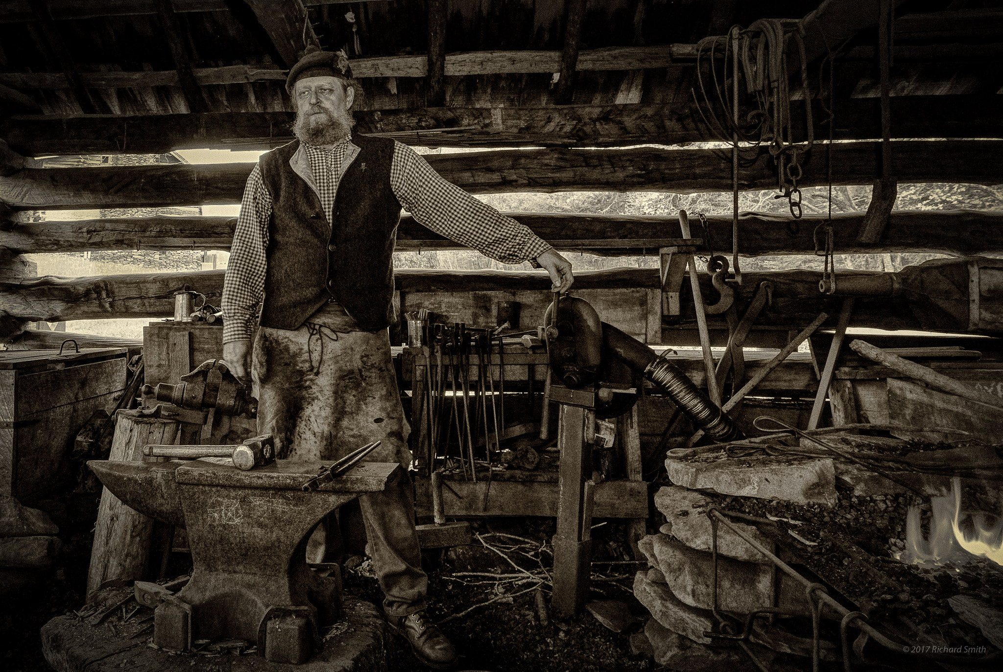 Nikon AF-S Nikkor 18-35mm F3.5-4.5G ED sample photo. Highlander blacksmith photography