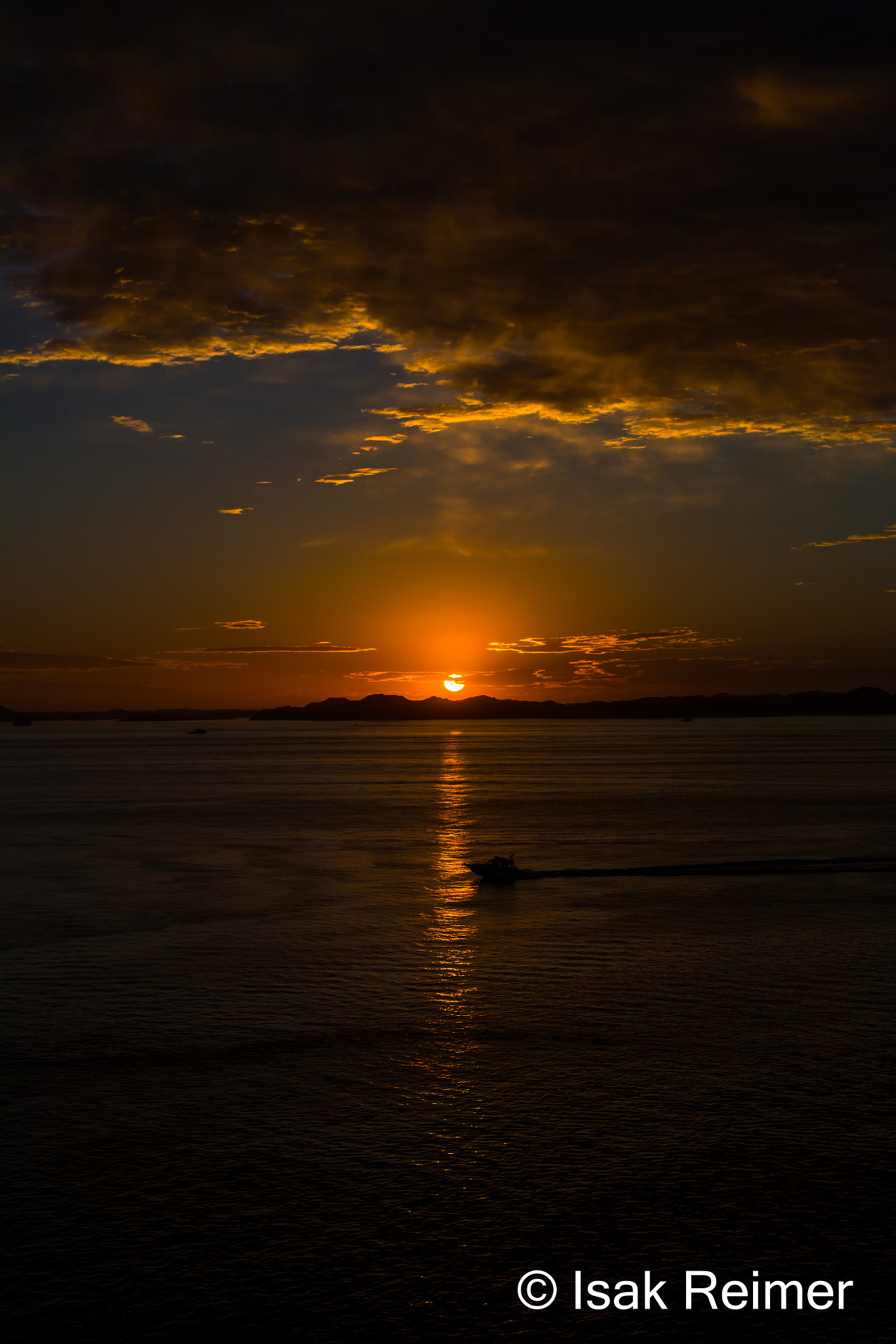 Nikon AF-S Nikkor 24-70mm F2.8G ED sample photo. Sunset photography